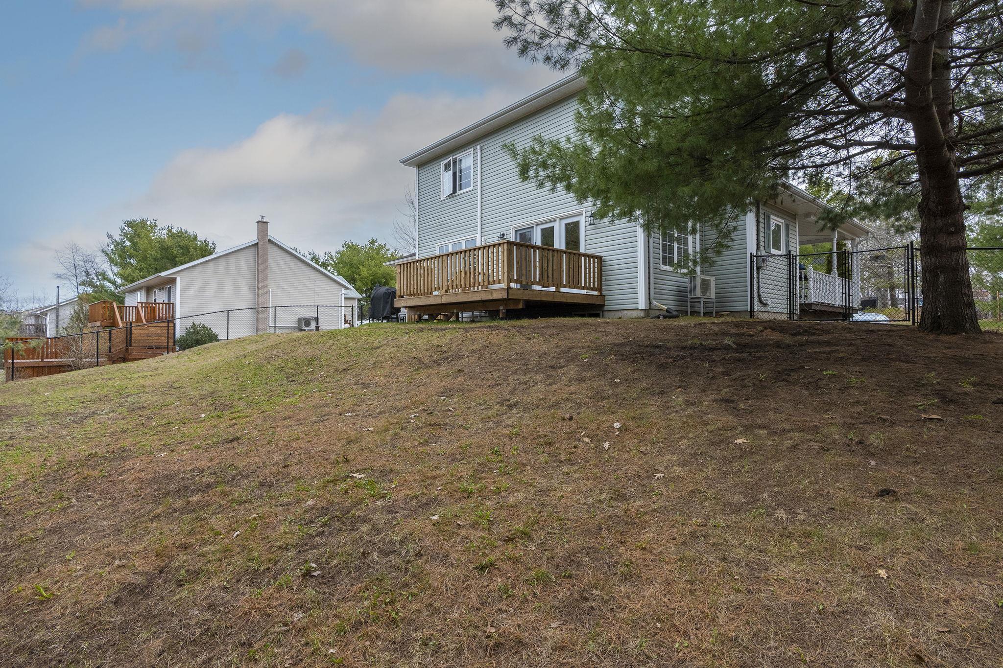 $519,900.00: 1835 Acadia Drive, Kingston