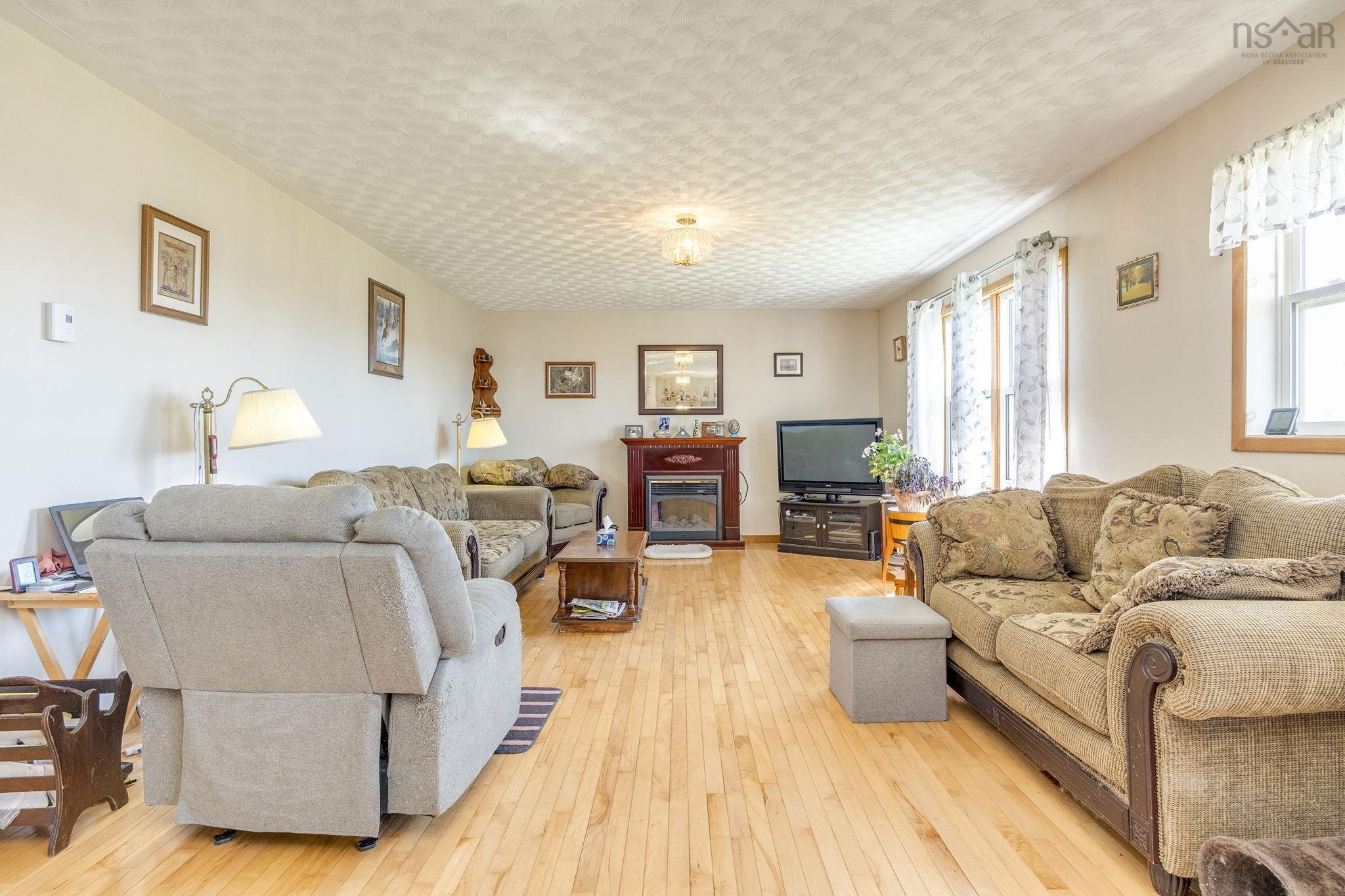 $430,000.00: 427 Brooklyn Rd, Brooklyn