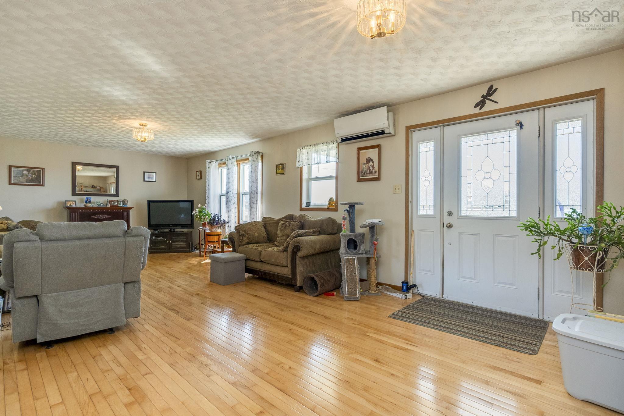 $430,000.00: 427 Brooklyn Rd, Brooklyn