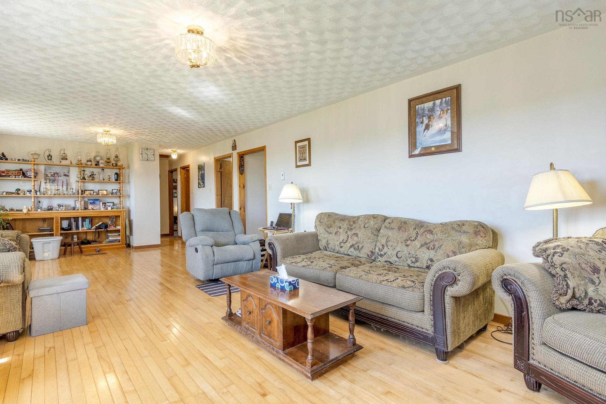 $430,000.00: 427 Brooklyn Rd, Brooklyn