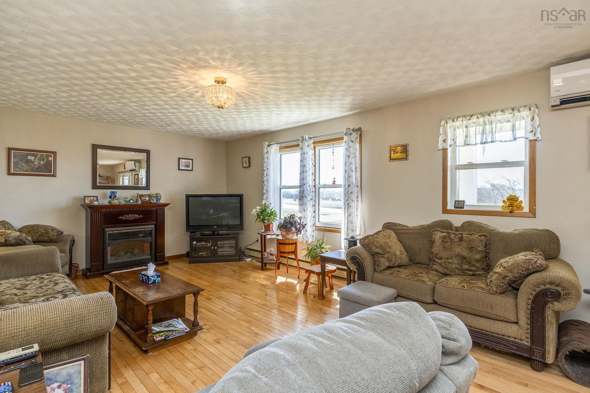 $430,000.00: 427 Brooklyn Rd, Brooklyn