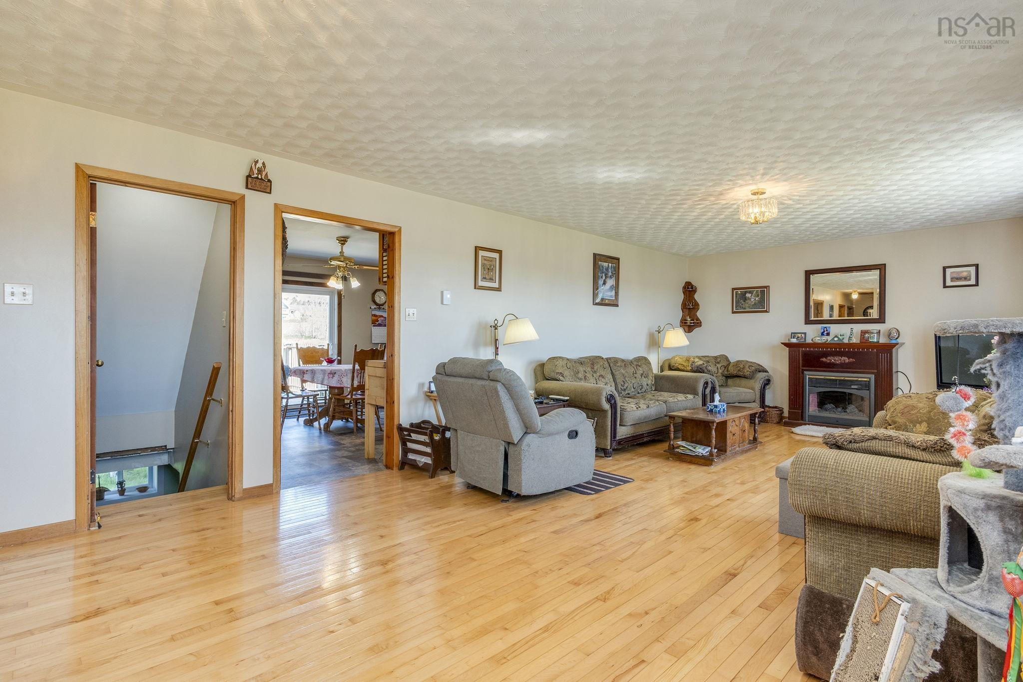 $430,000.00: 427 Brooklyn Rd, Brooklyn