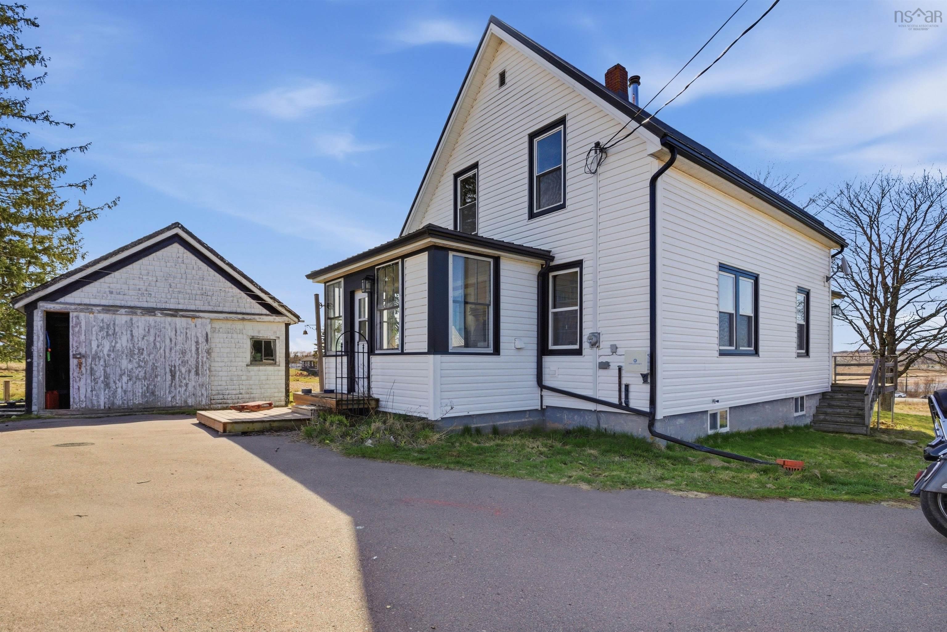 $499,000.00: 21077 Highway 2, Shubenacadie