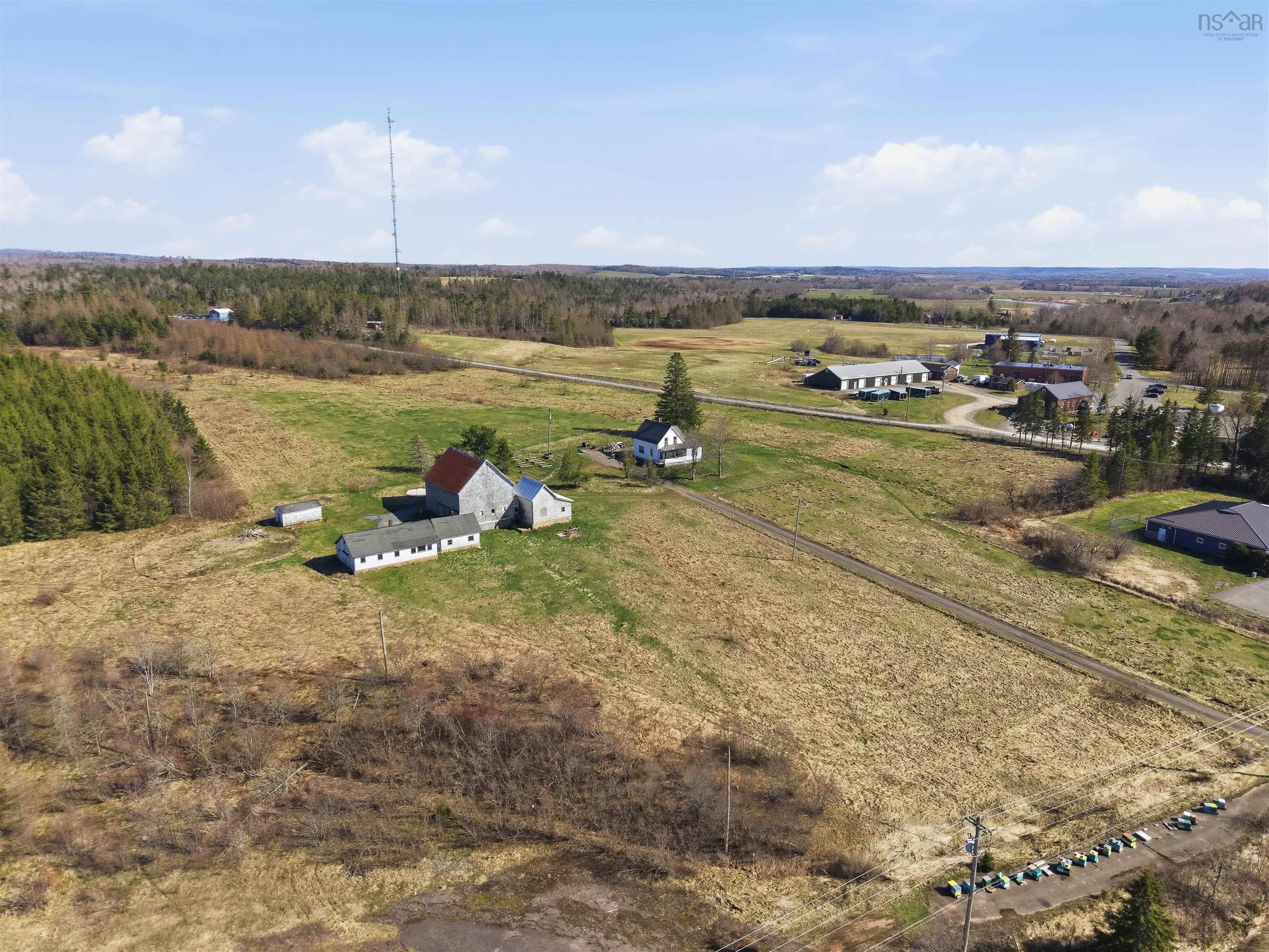 $499,000.00: 21077 Highway 2, Shubenacadie