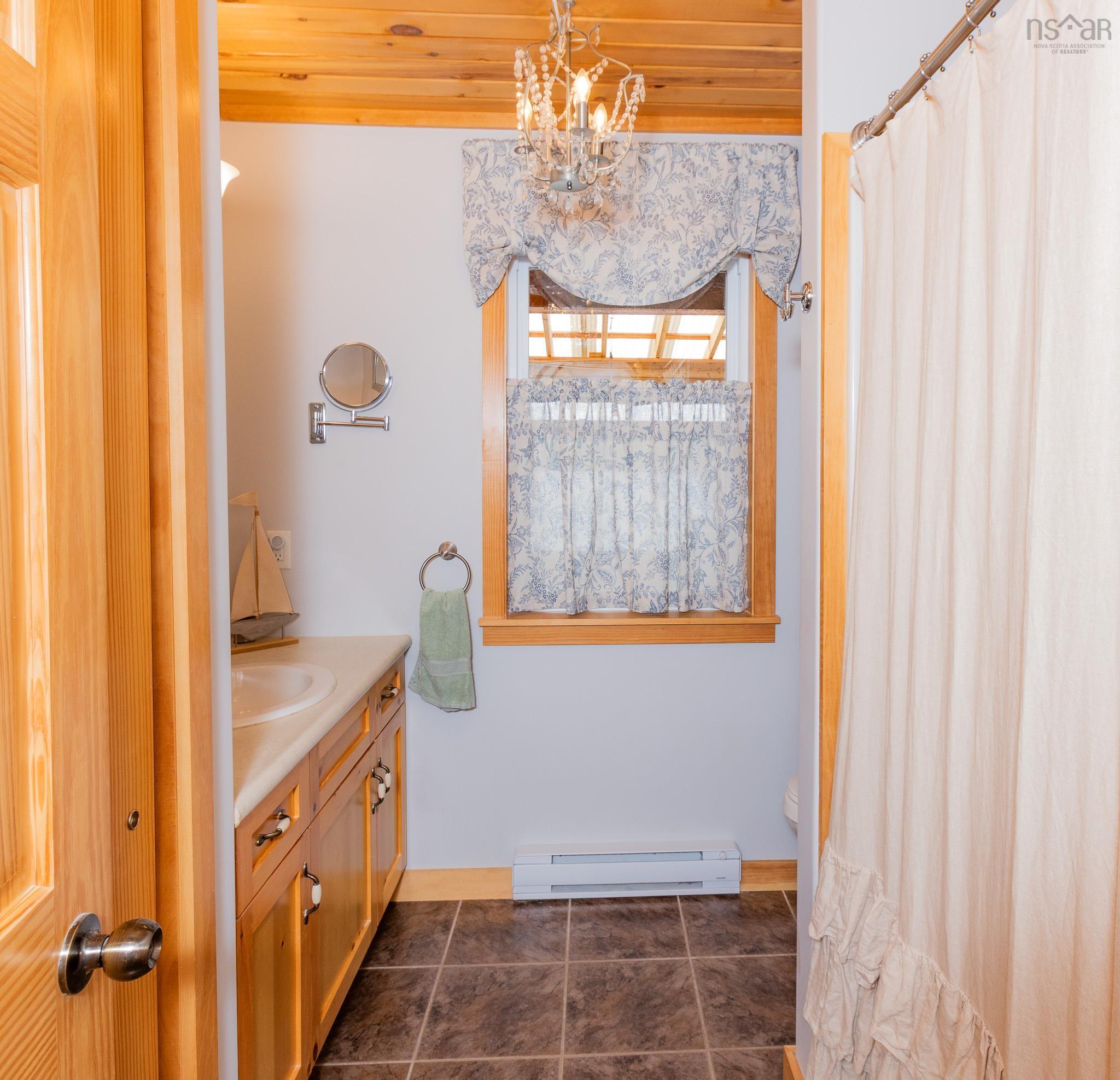 $649,999.00: 1749 McLeans Lake Road, Port L