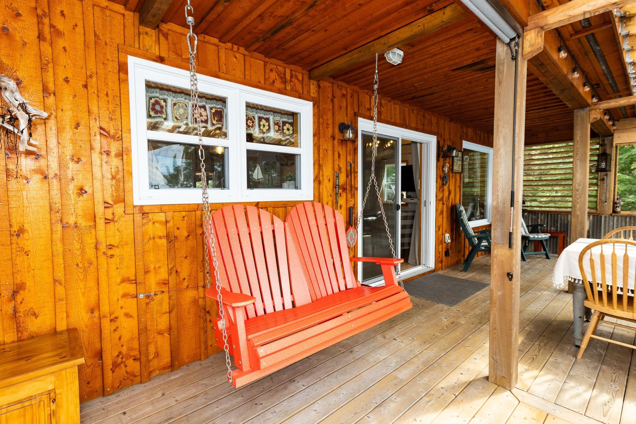 $649,999.00: 1749 McLeans Lake Road, Port L