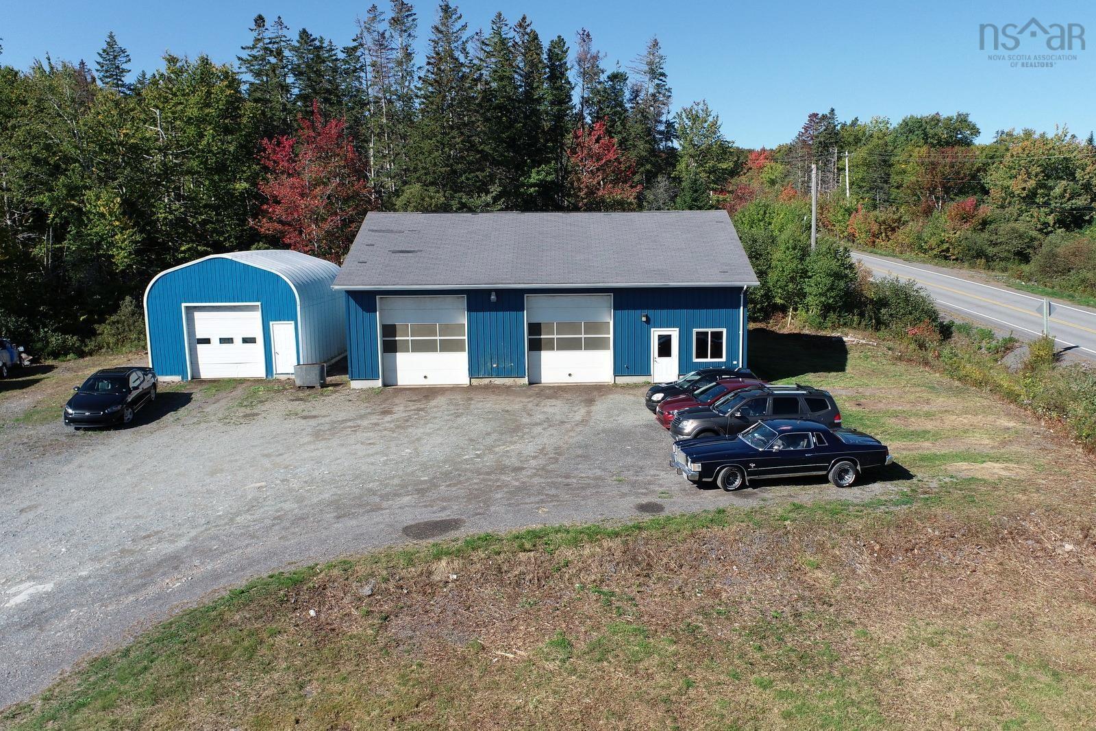 $349,900.00: 7756 Highway 276, Roachvale