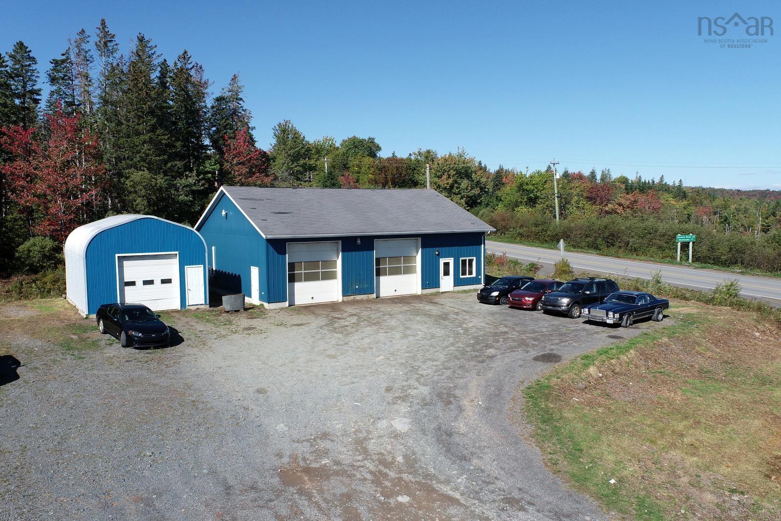 $349,900.00: 7756 Highway 276, Roachvale