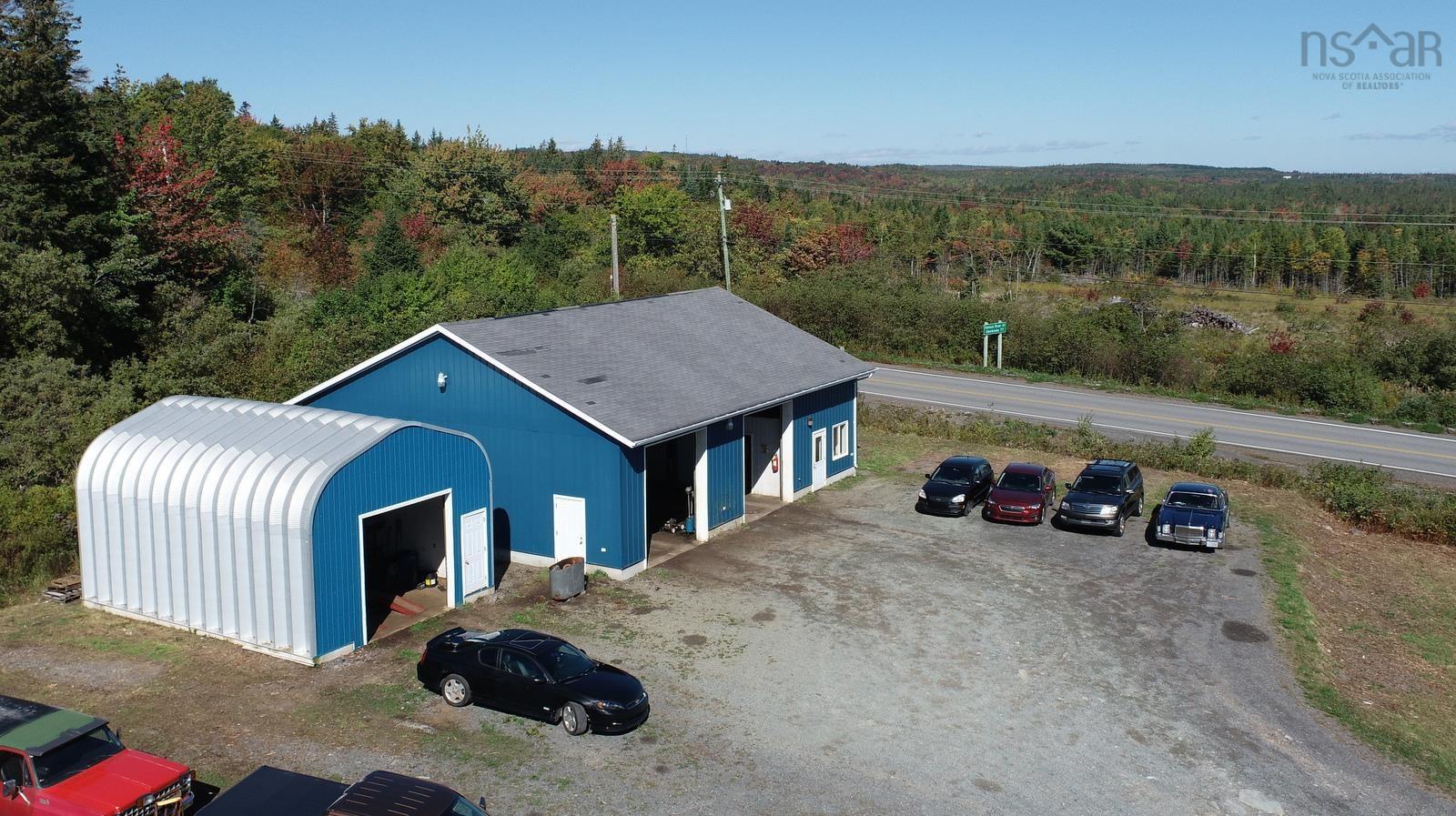 $349,900.00: 7756 Highway 276, Roachvale
