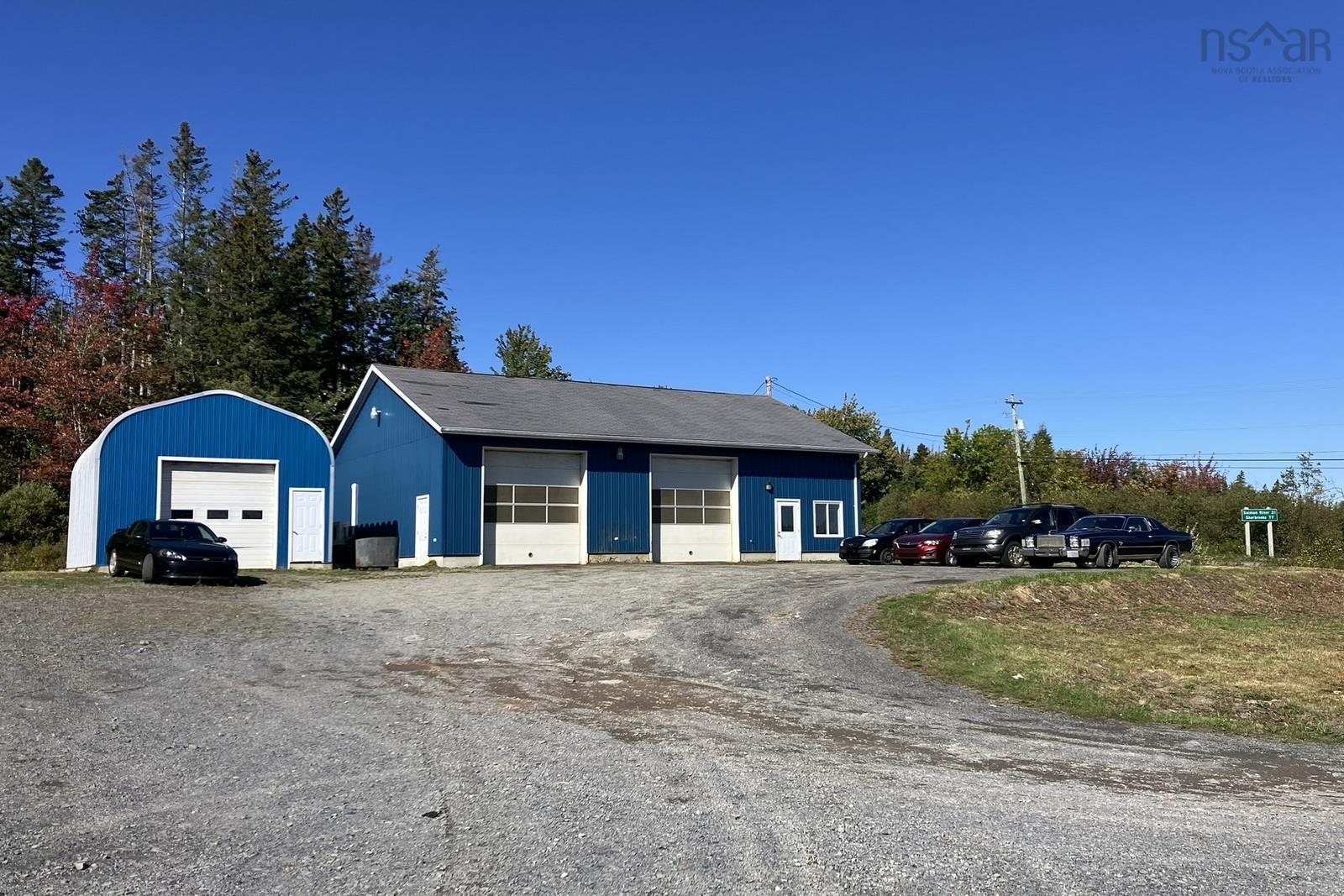 $349,900.00: 7756 Highway 276, Roachvale