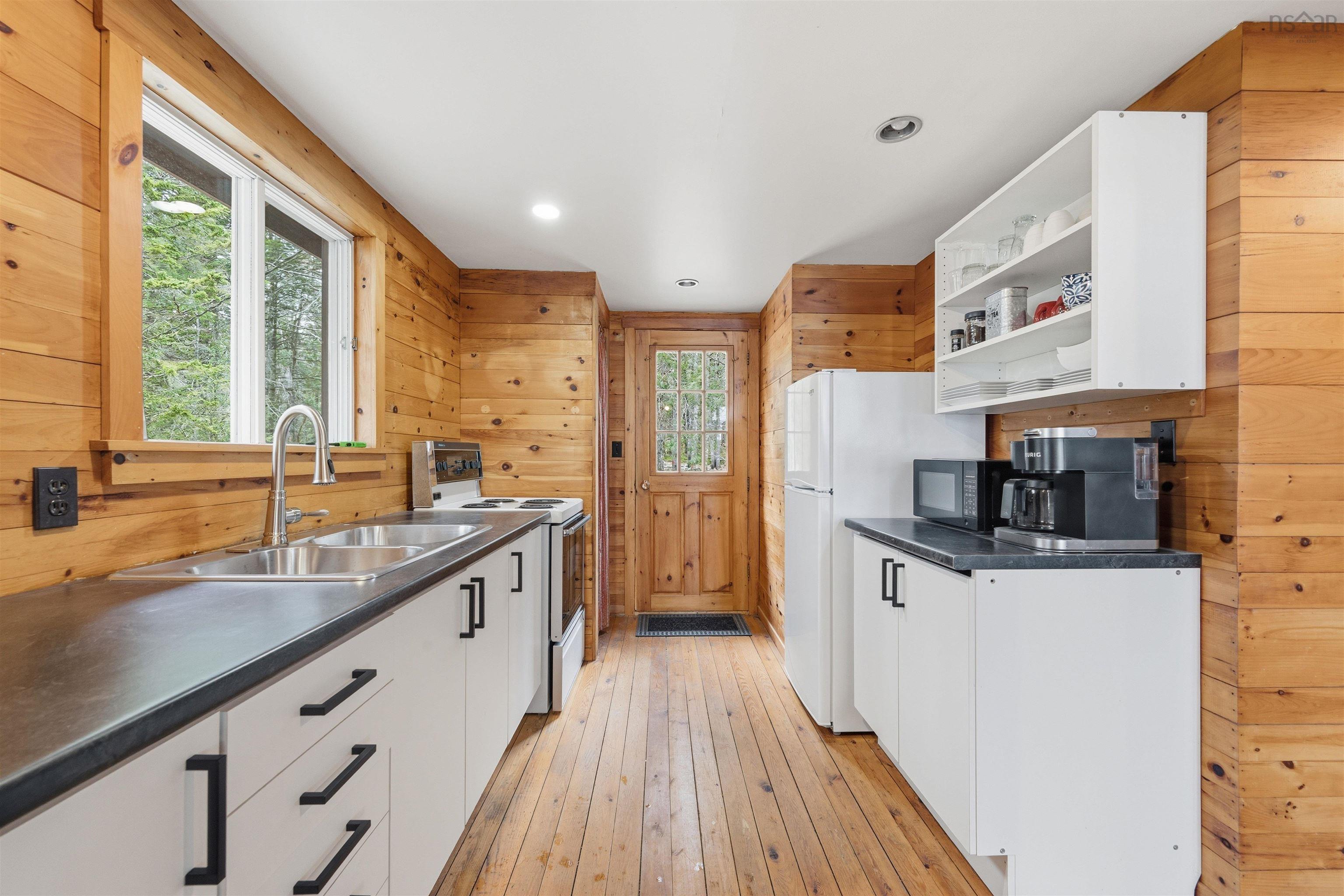 $395,000.00: 442 Narrows Road, Labelle