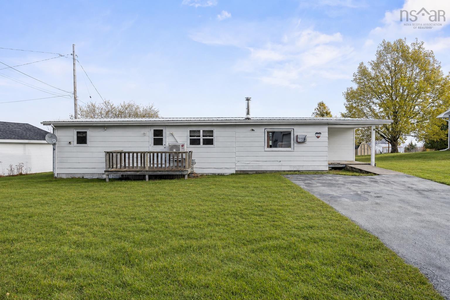 $243,900.00: 7 Hiltz Hill Road, Martins River