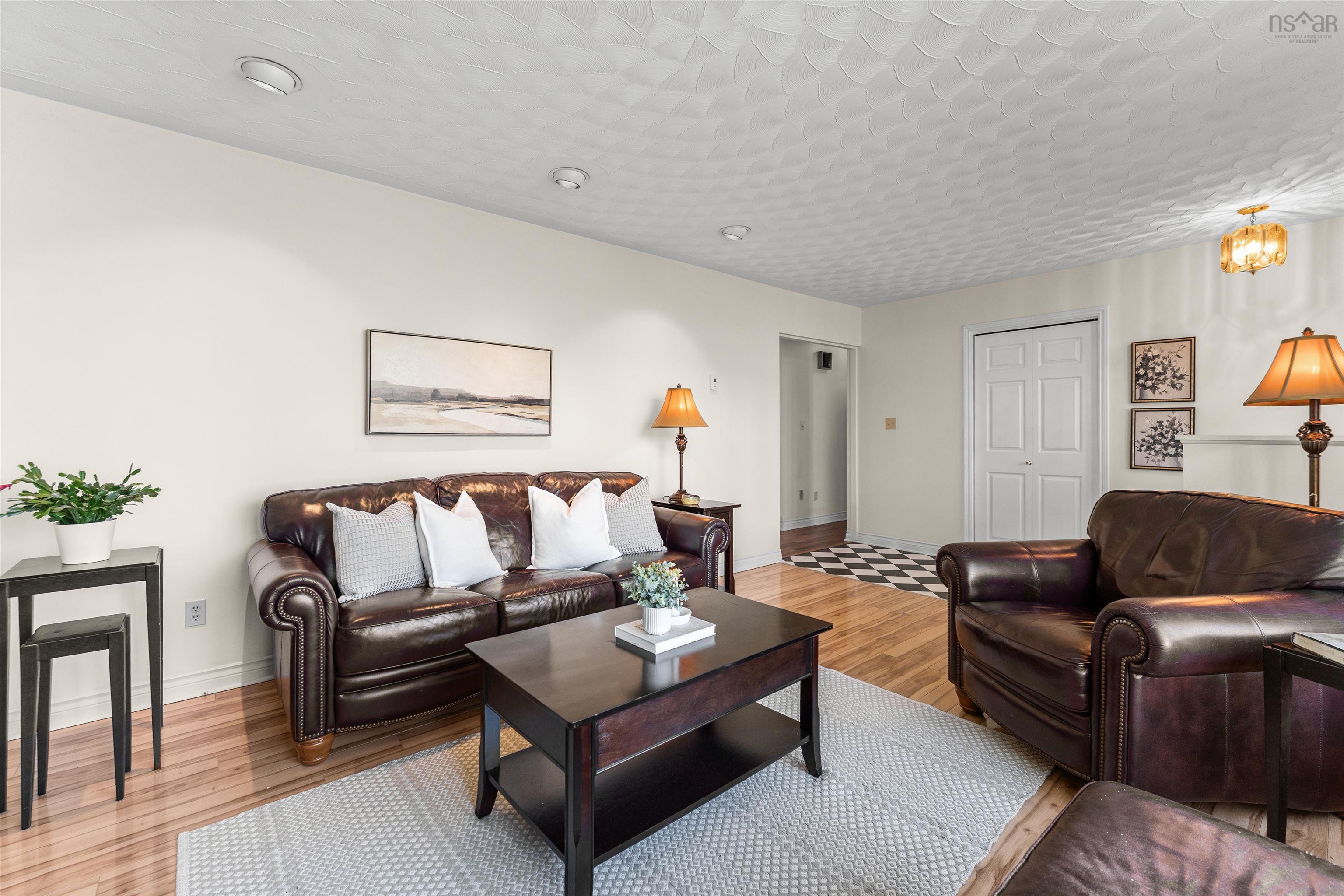 $459,900.00: 332 Wilson Street, Windsor