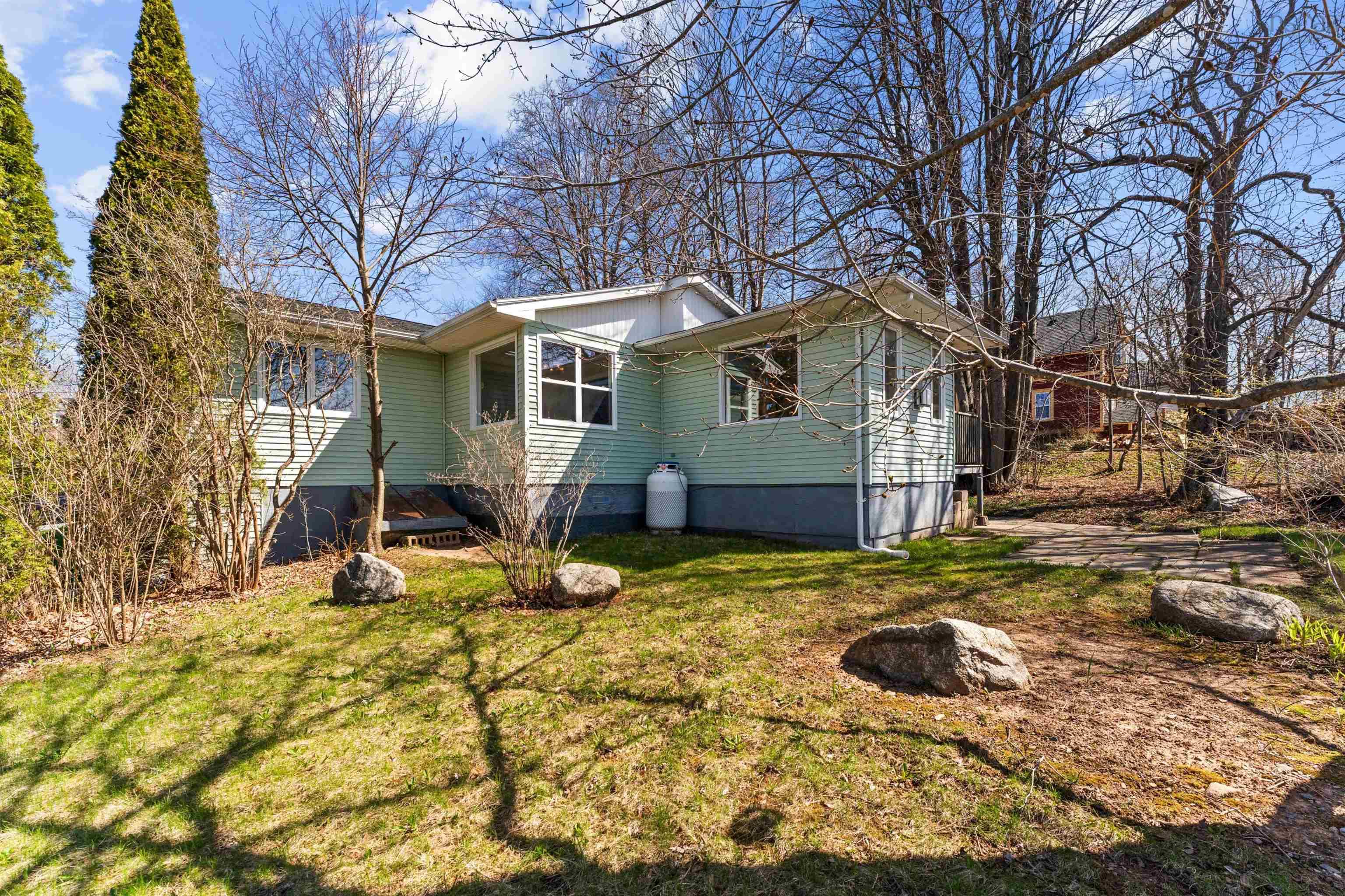 $459,900.00: 332 Wilson Street, Windsor
