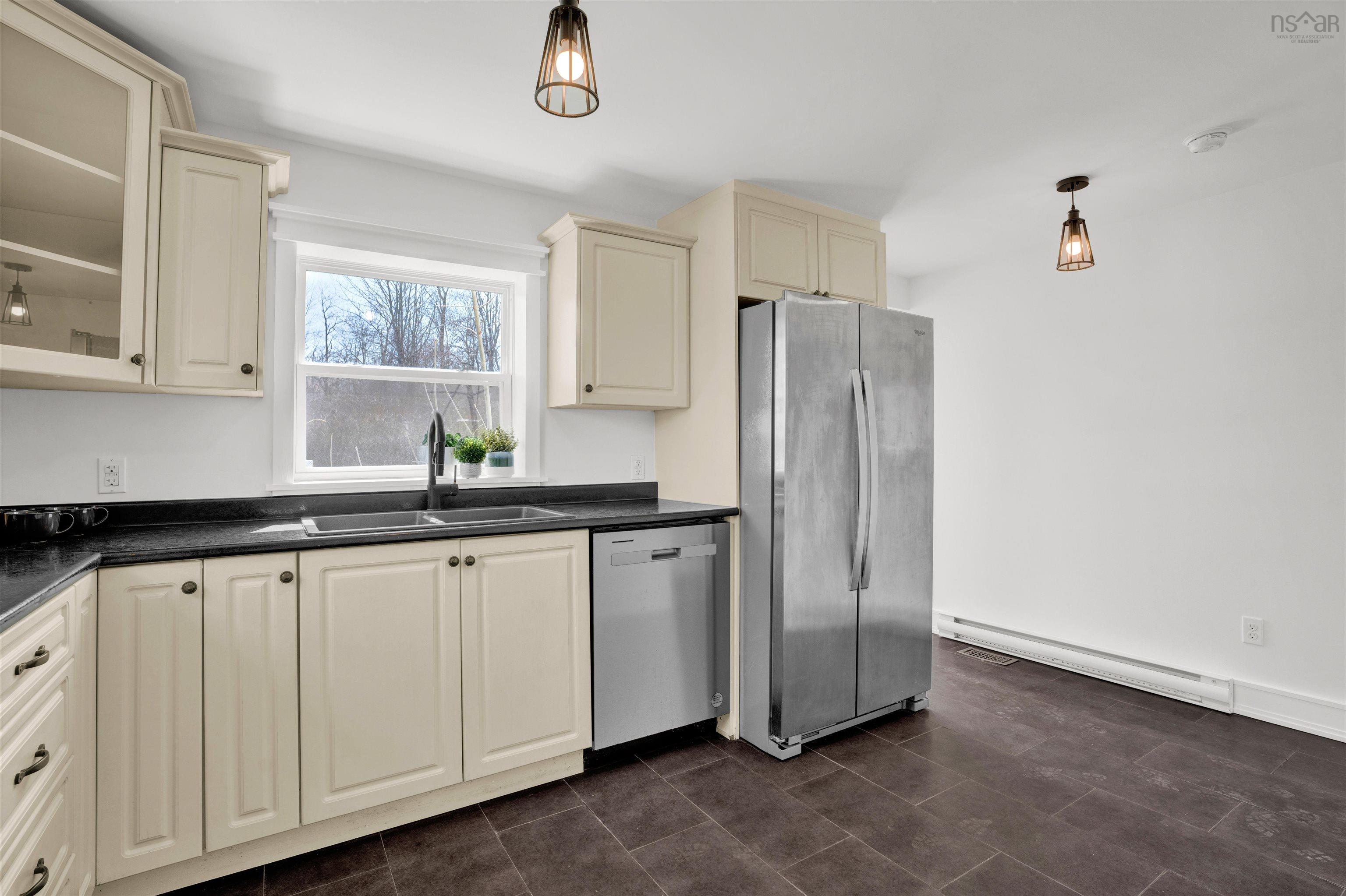 $379,000.00: 324 Wentworth Road, Windsor