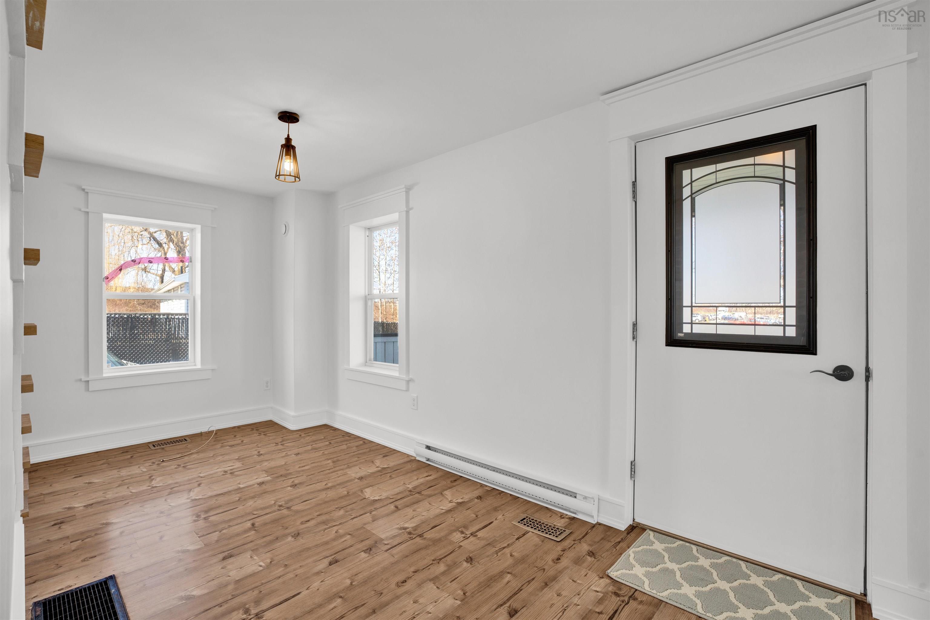 $379,000.00: 324 Wentworth Road, Windsor