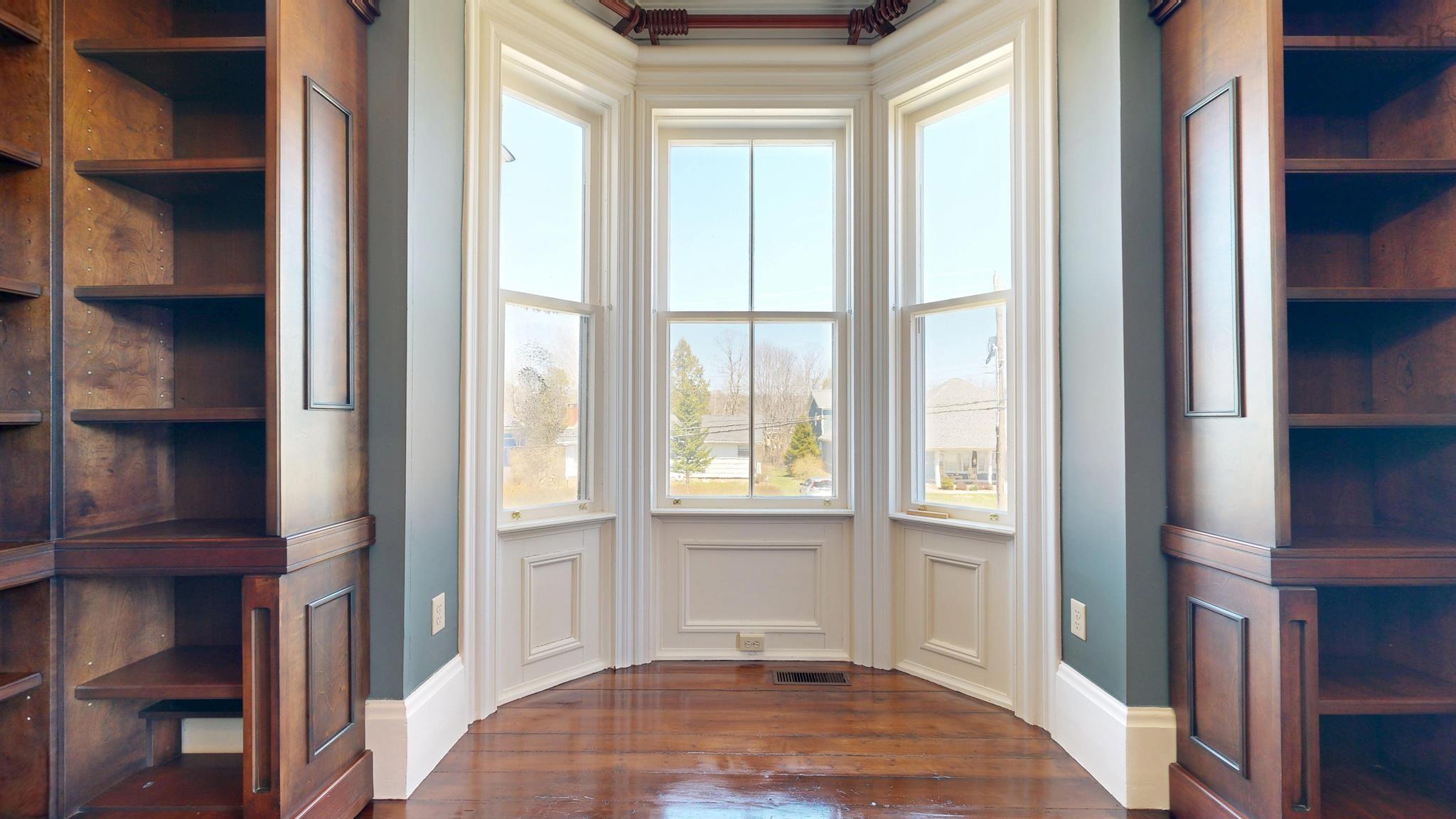 $799,000.00: 40 Pleasant Street, Mahone Bay