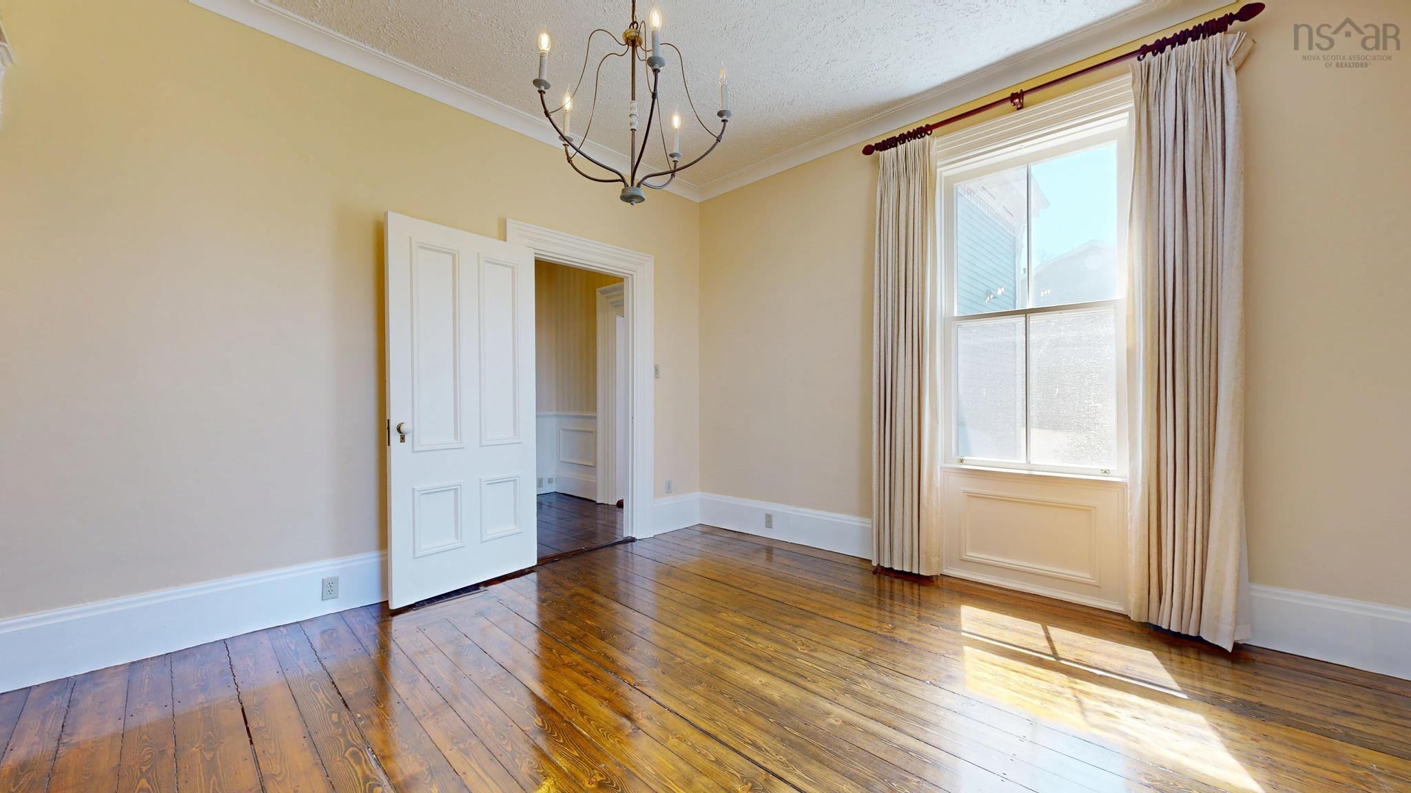 $799,000.00: 40 Pleasant Street, Mahone Bay