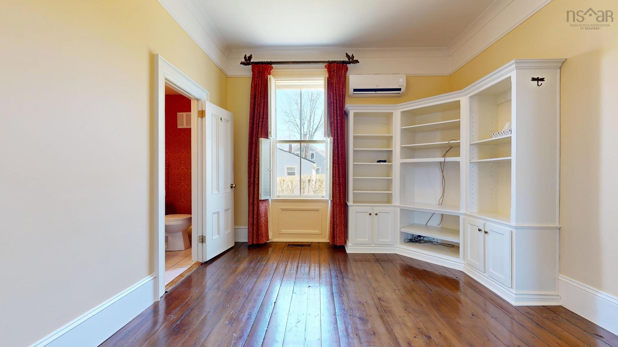 $799,000.00: 40 Pleasant Street, Mahone Bay