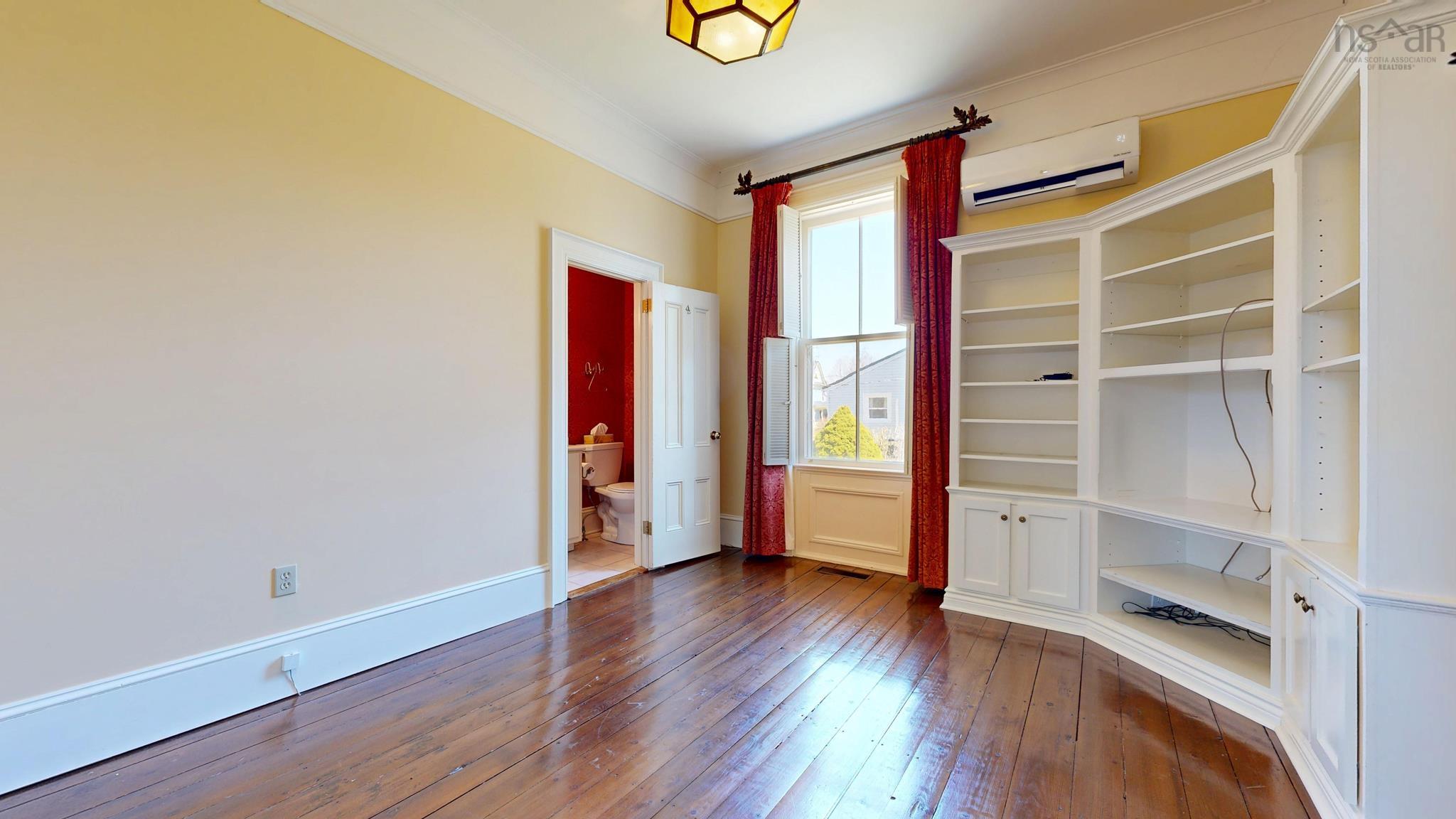 $799,000.00: 40 Pleasant Street, Mahone Bay