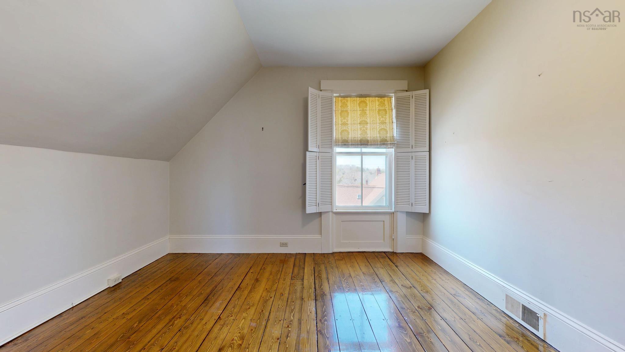 $799,000.00: 40 Pleasant Street, Mahone Bay