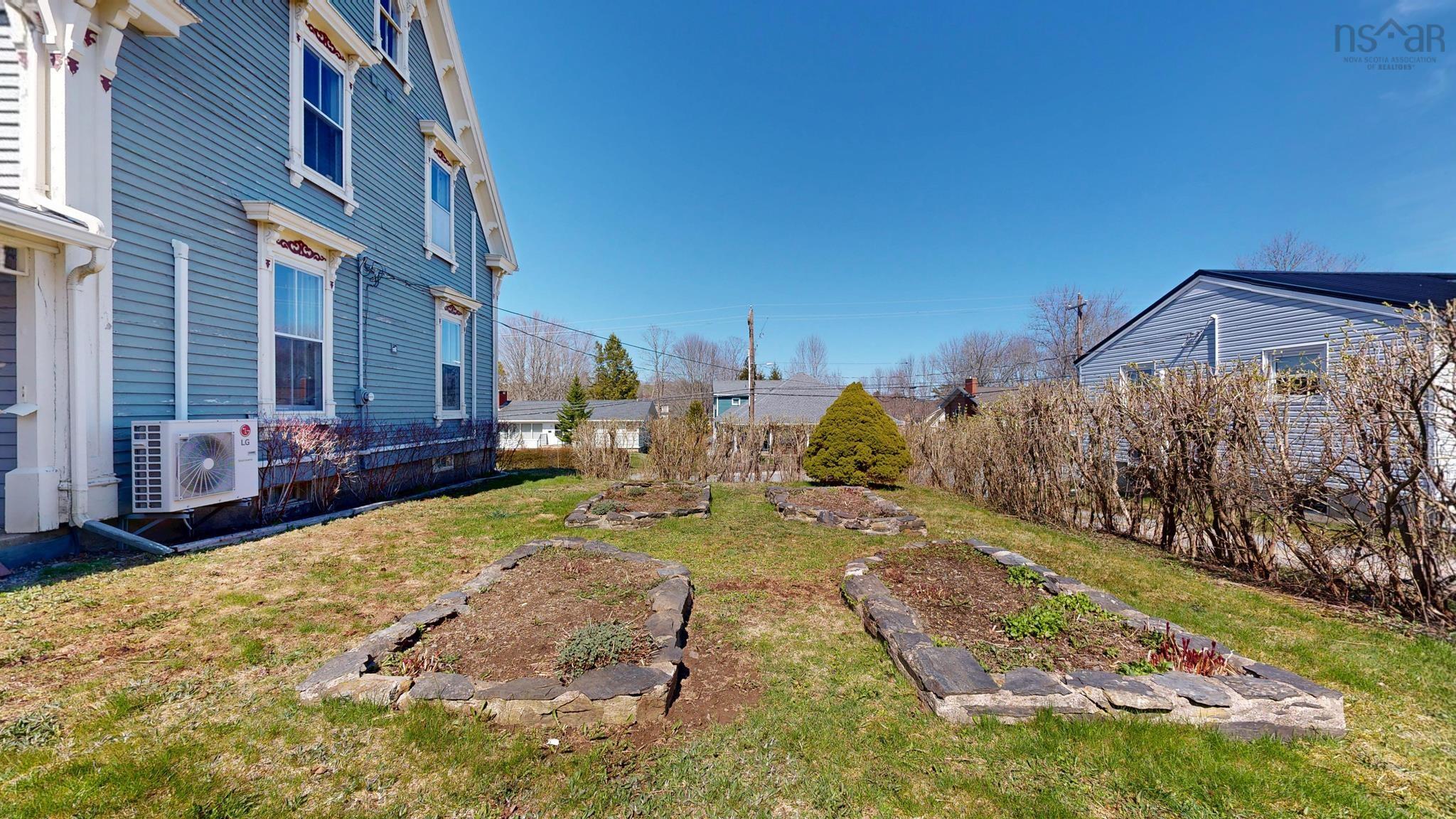 $799,000.00: 40 Pleasant Street, Mahone Bay