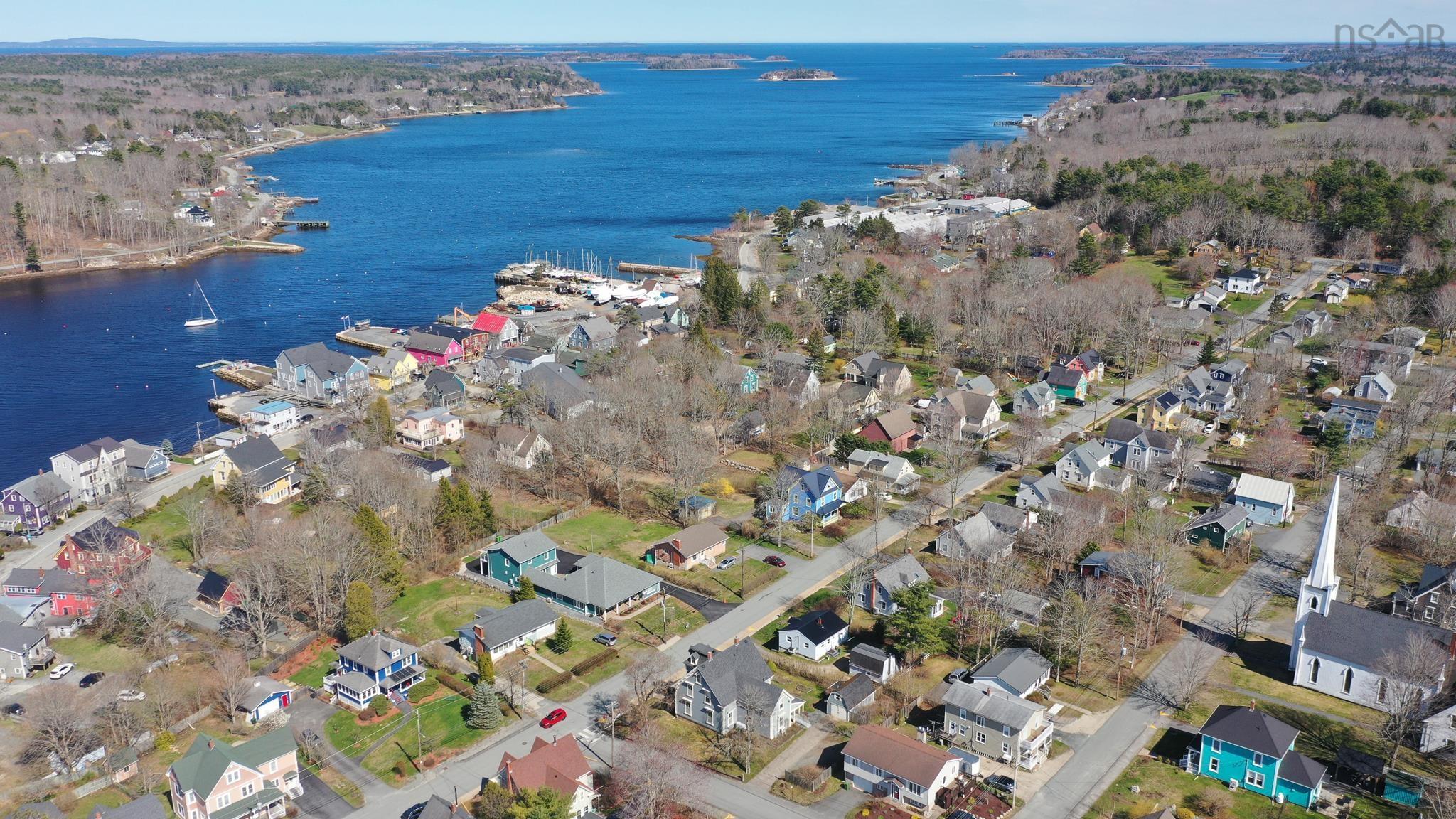 $799,000.00: 40 Pleasant Street, Mahone Bay