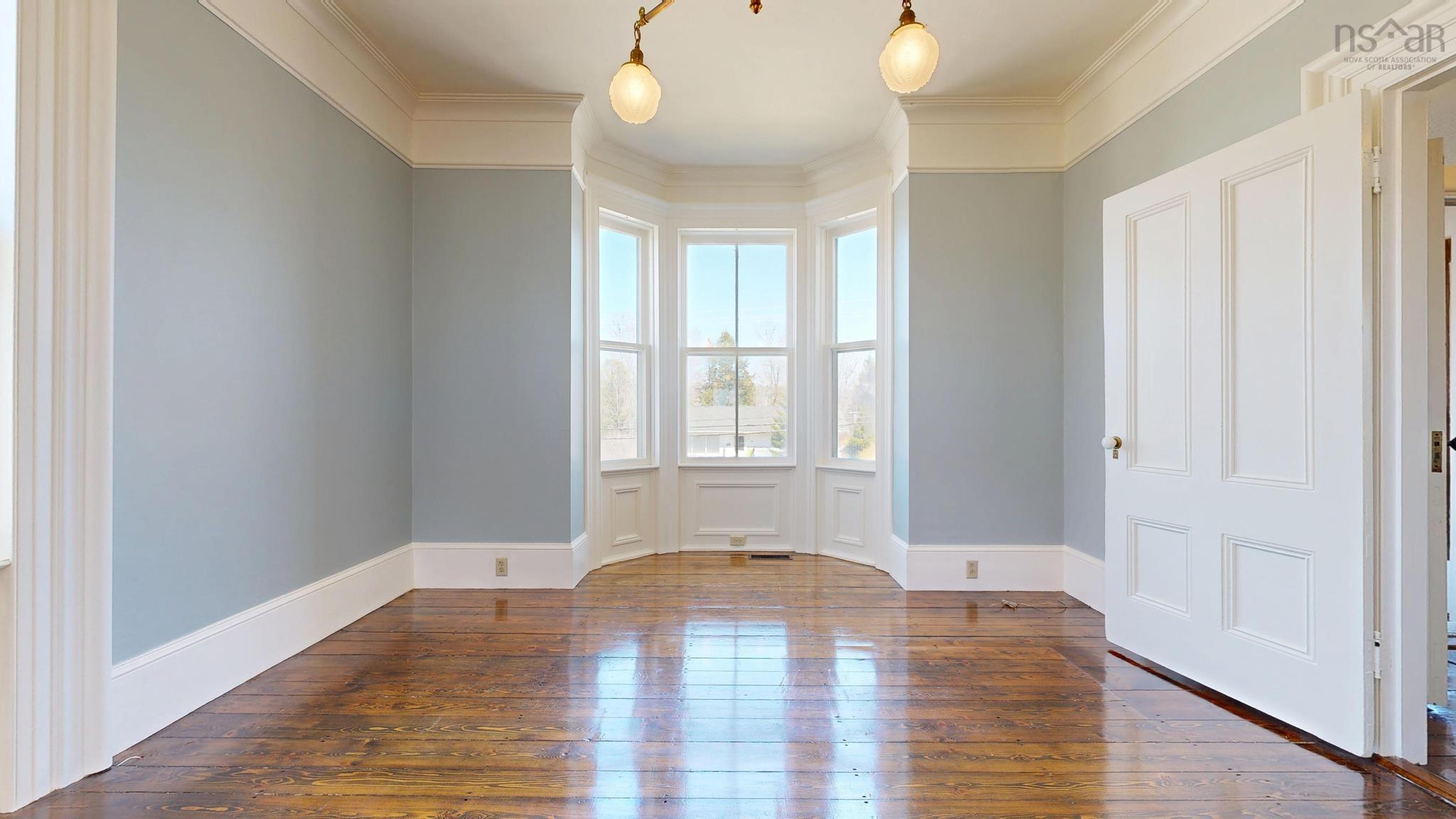 $799,000.00: 40 Pleasant Street, Mahone Bay
