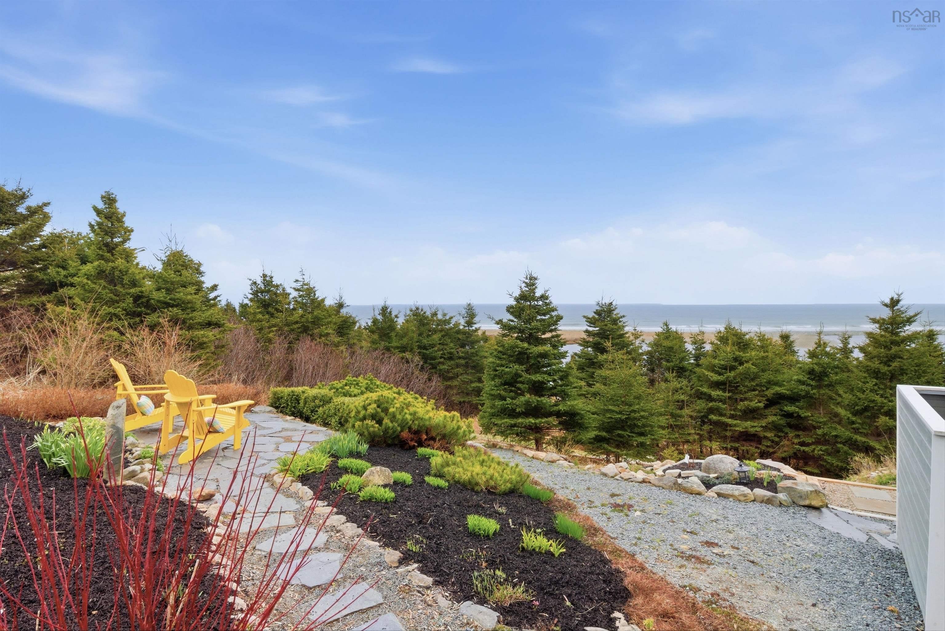 $879,900.00: 49 Kaakwogook Way, Clam Bay
