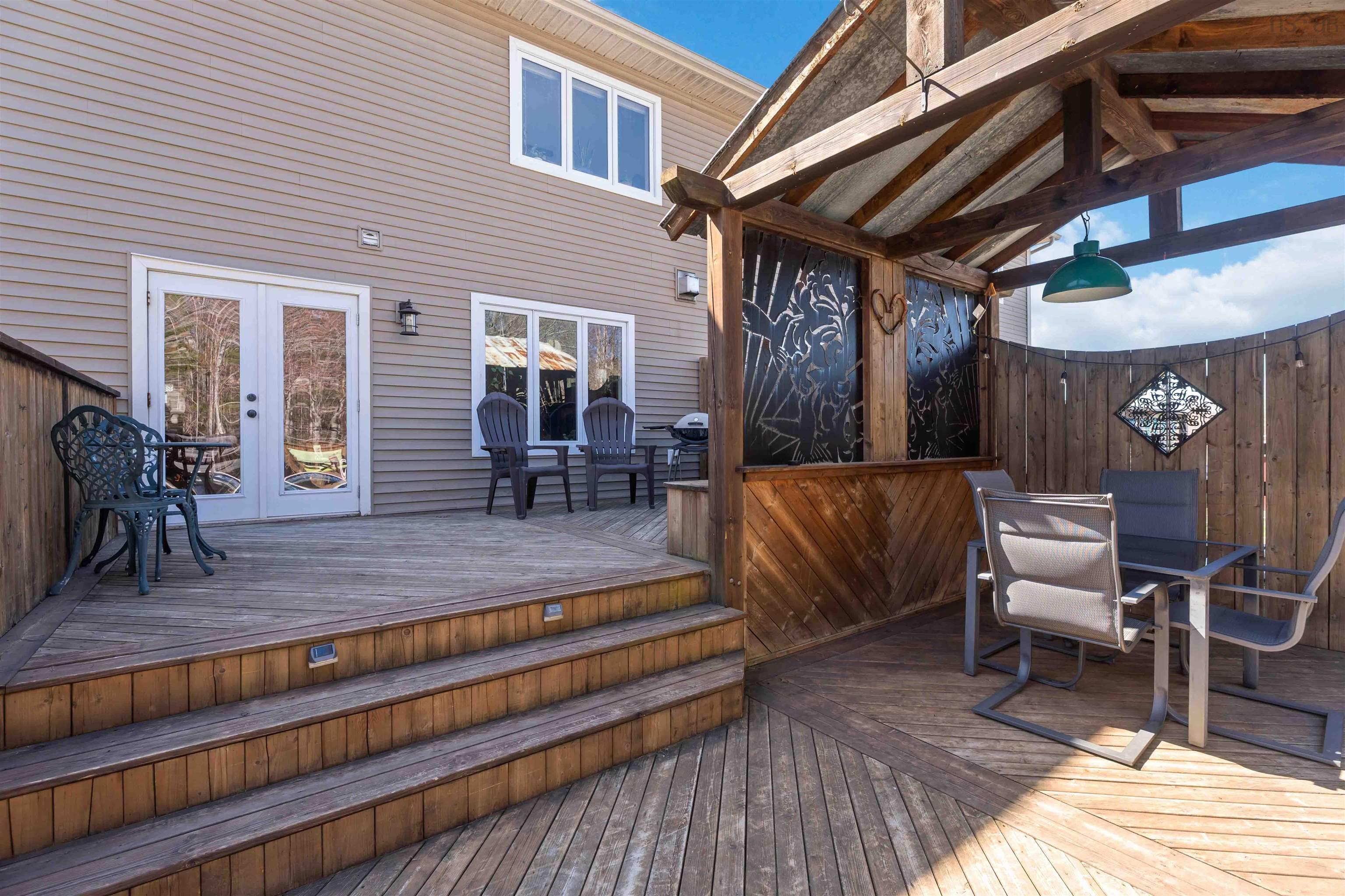 $574,900.00: 1853 Middle Road, Nictaux
