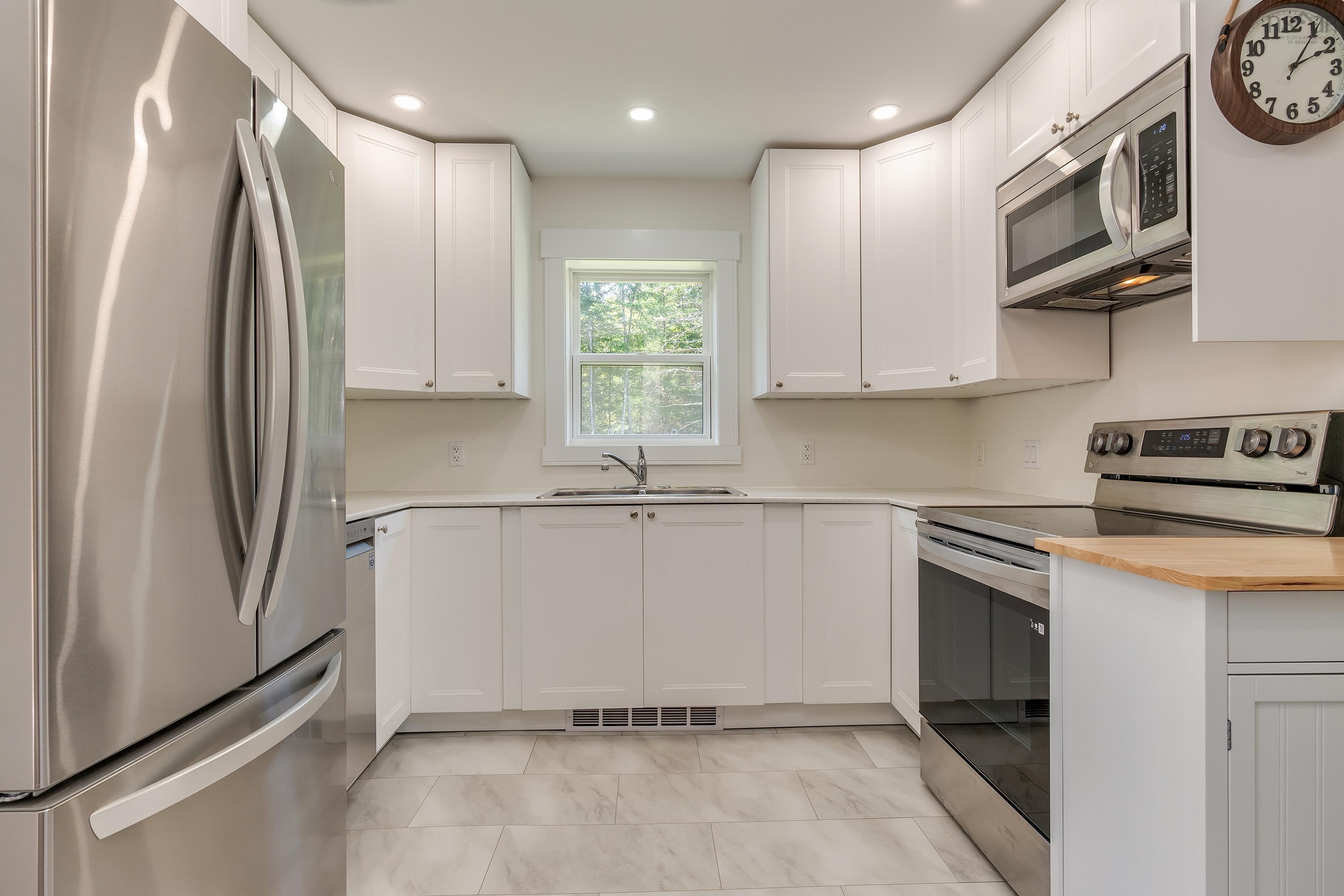 $299,900.00: 20 Howard Stevens Walk, Clam Harbour