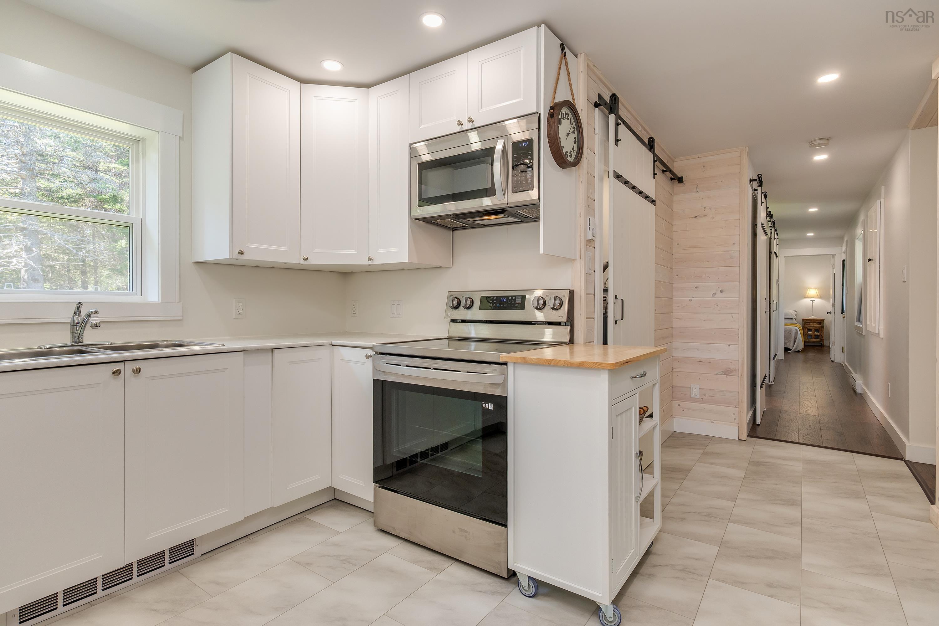 $299,900.00: 20 Howard Stevens Walk, Clam Harbour