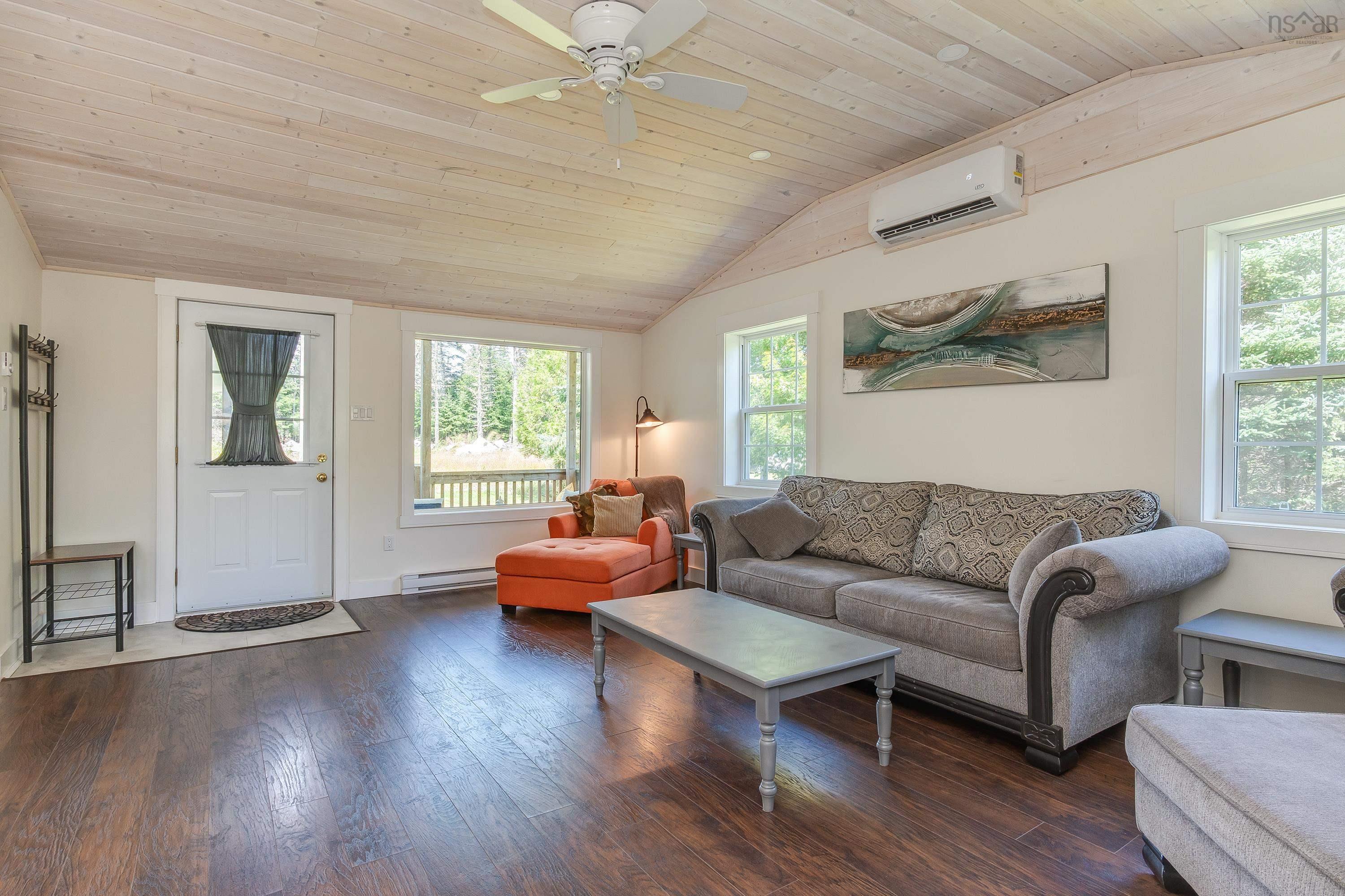 $299,900.00: 20 Howard Stevens Walk, Clam Harbour