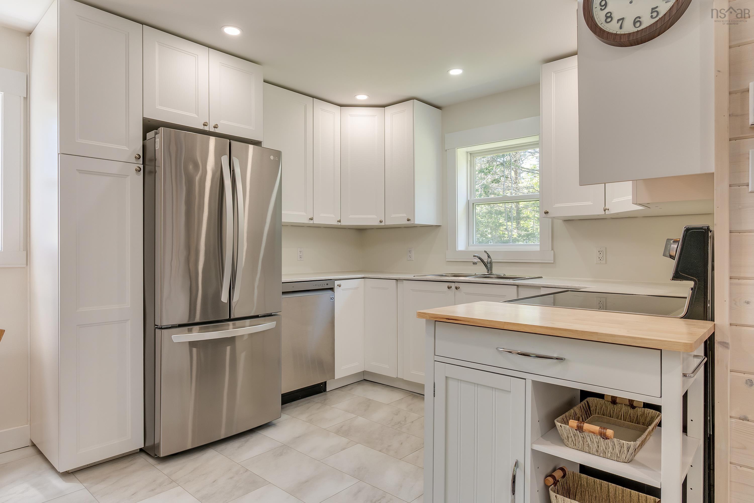 $299,900.00: 20 Howard Stevens Walk, Clam Harbour