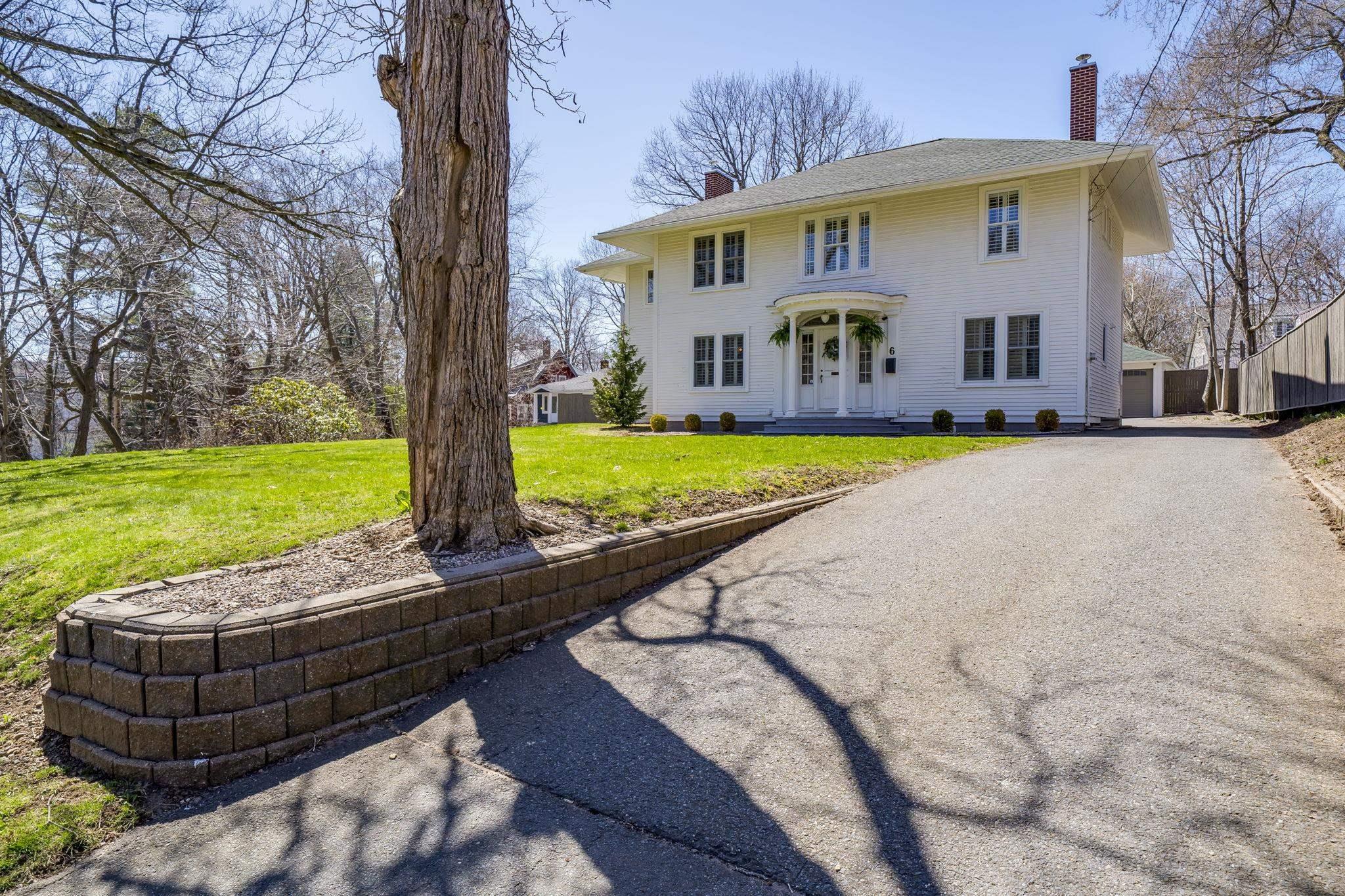 $649,900.00: 6 Oakdene Avenue, Kentville