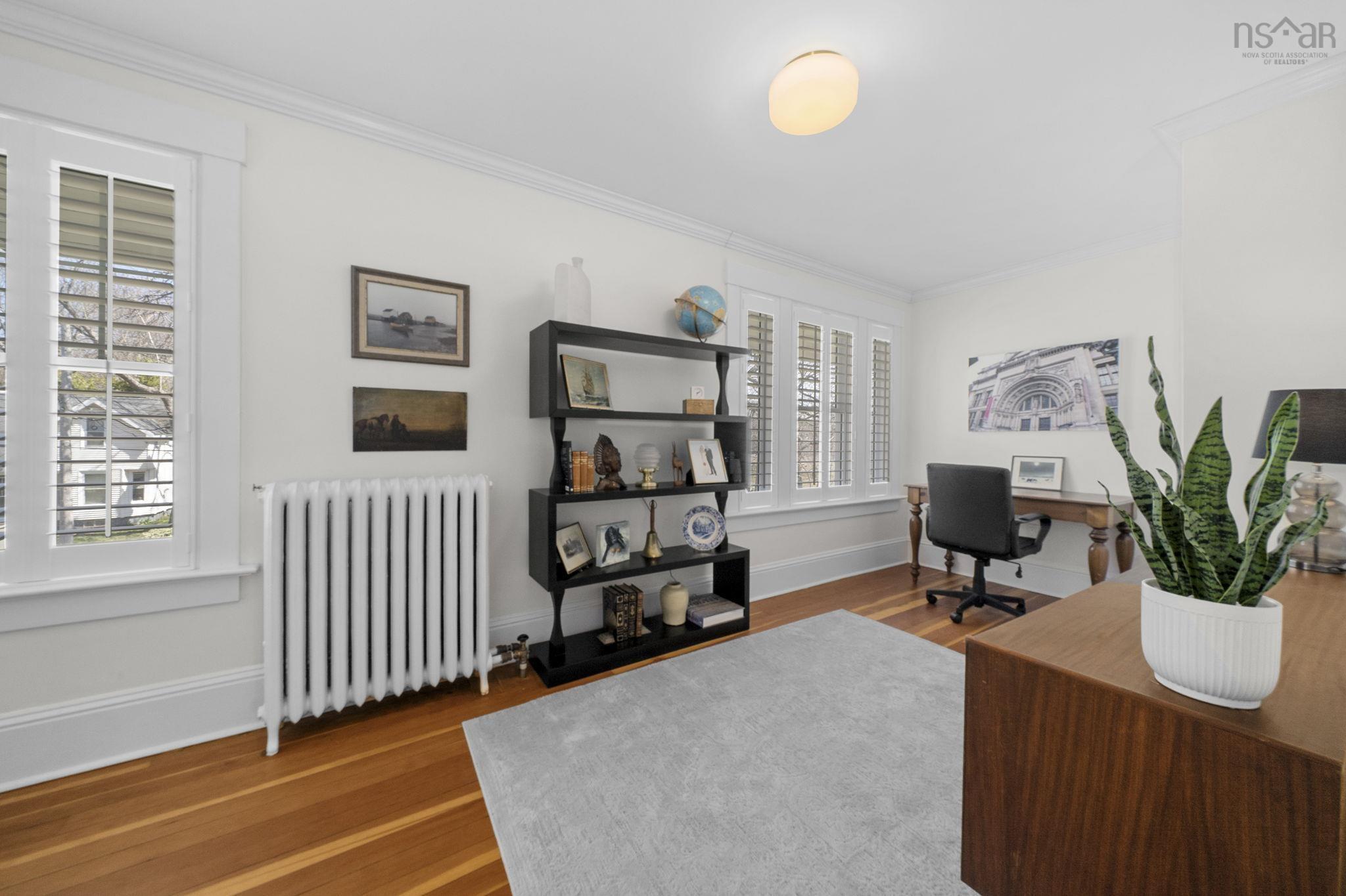 $649,900.00: 6 Oakdene Avenue, Kentville