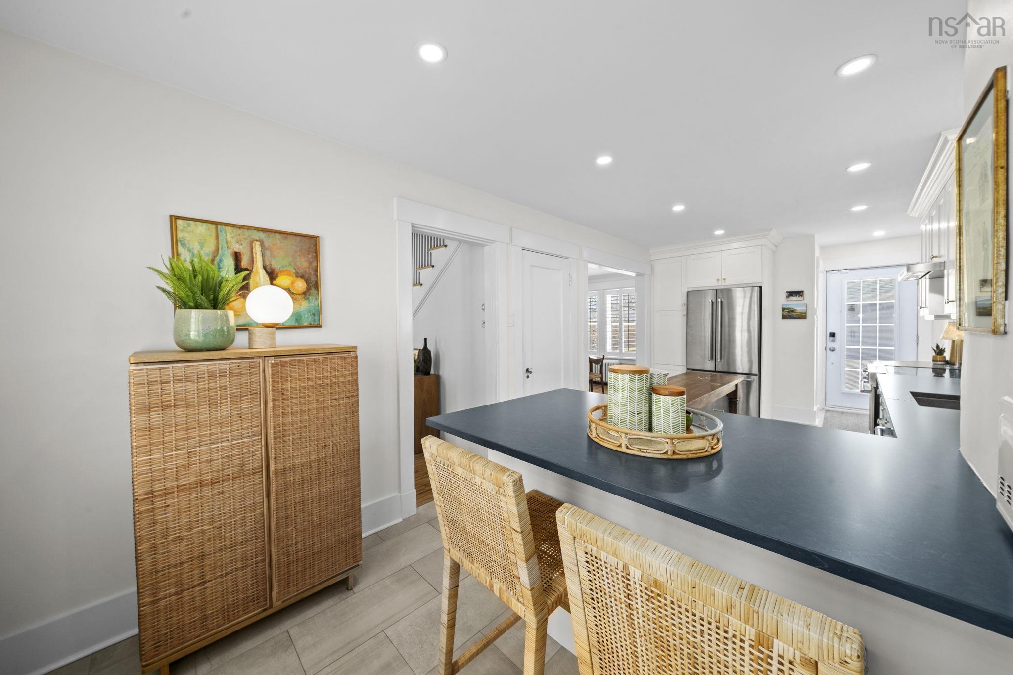 $649,900.00: 6 Oakdene Avenue, Kentville