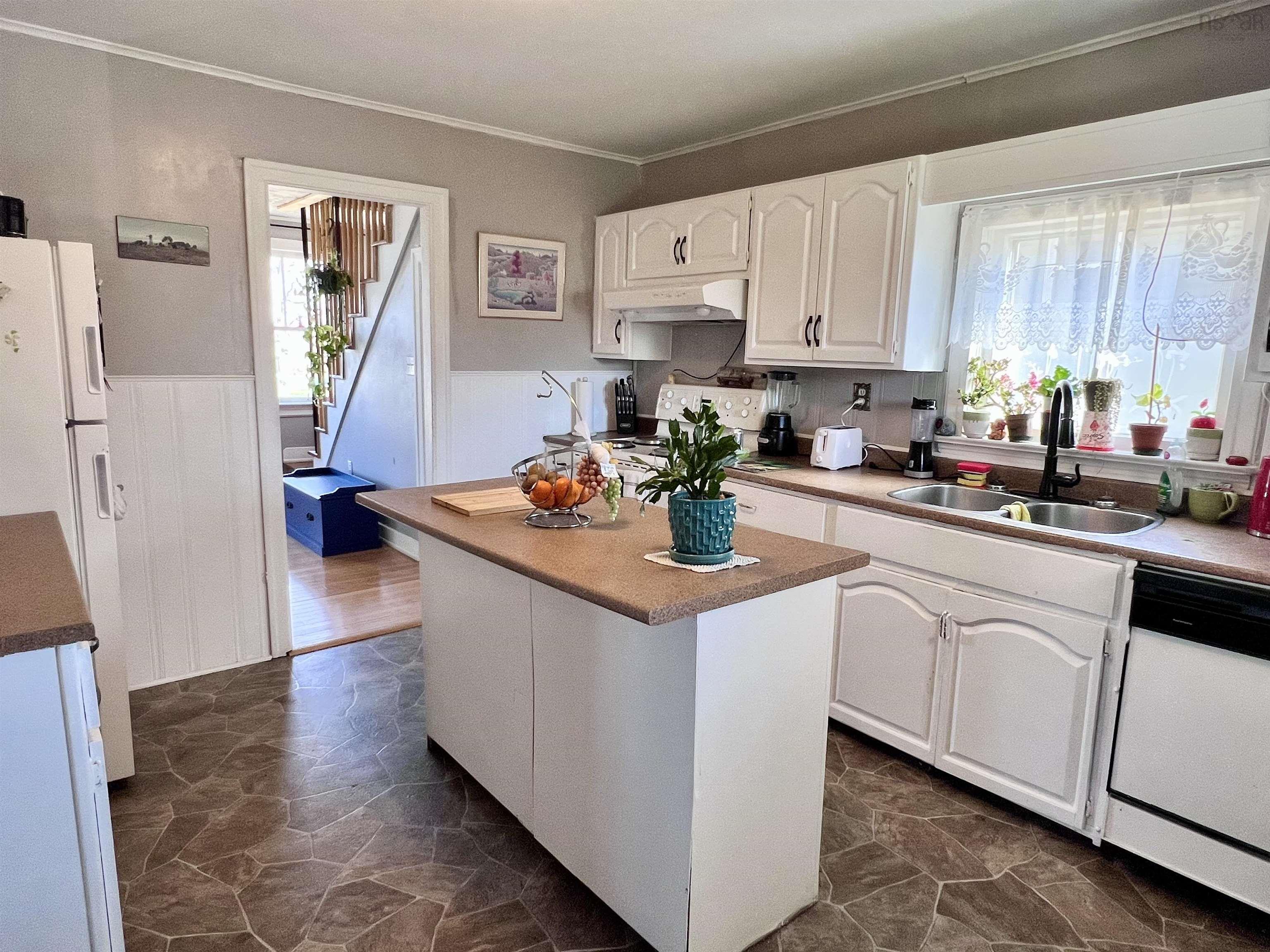 $285,000.00: 166 North Foord Street, Stellarton
