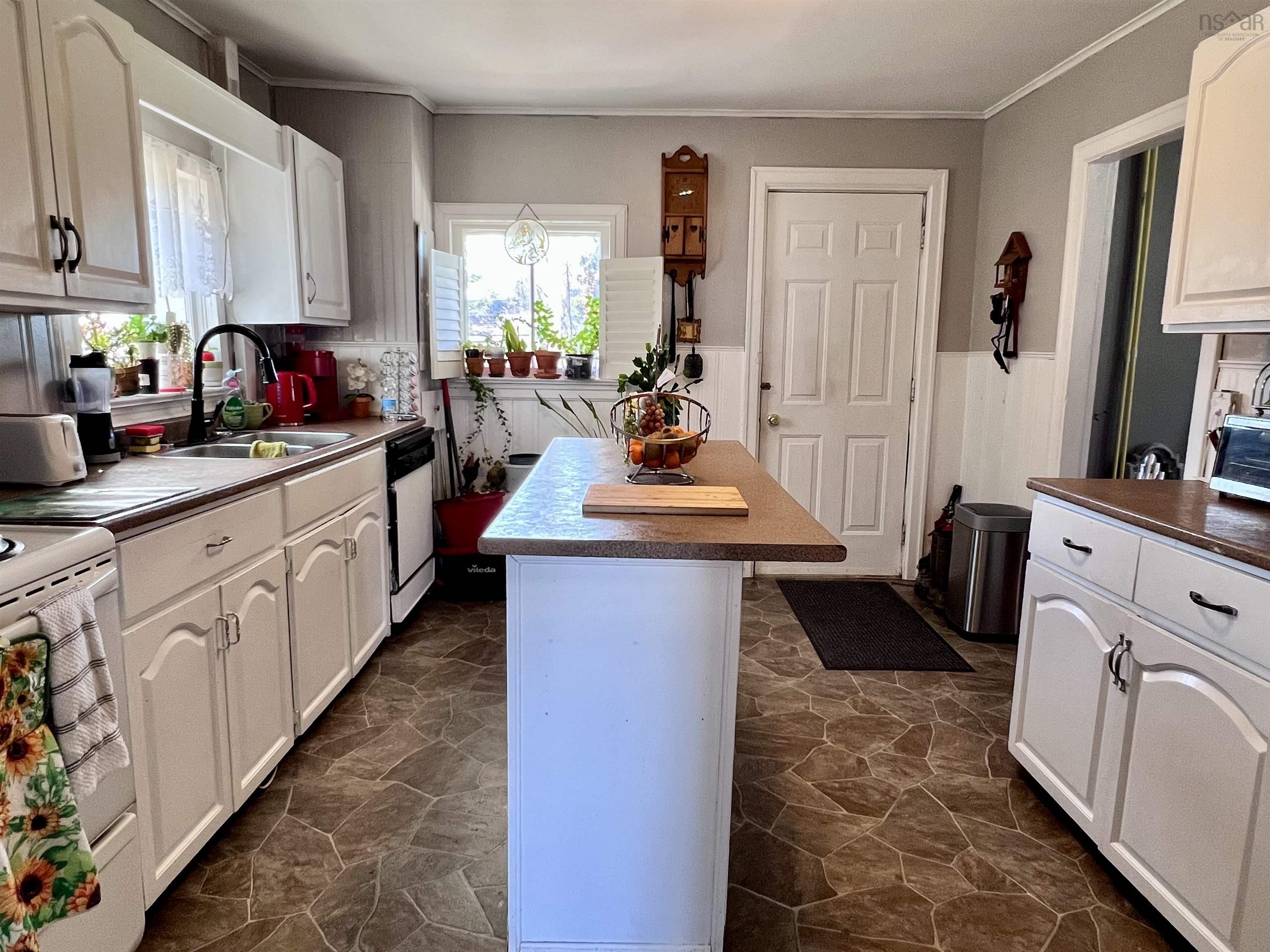 $285,000.00: 166 North Foord Street, Stellarton