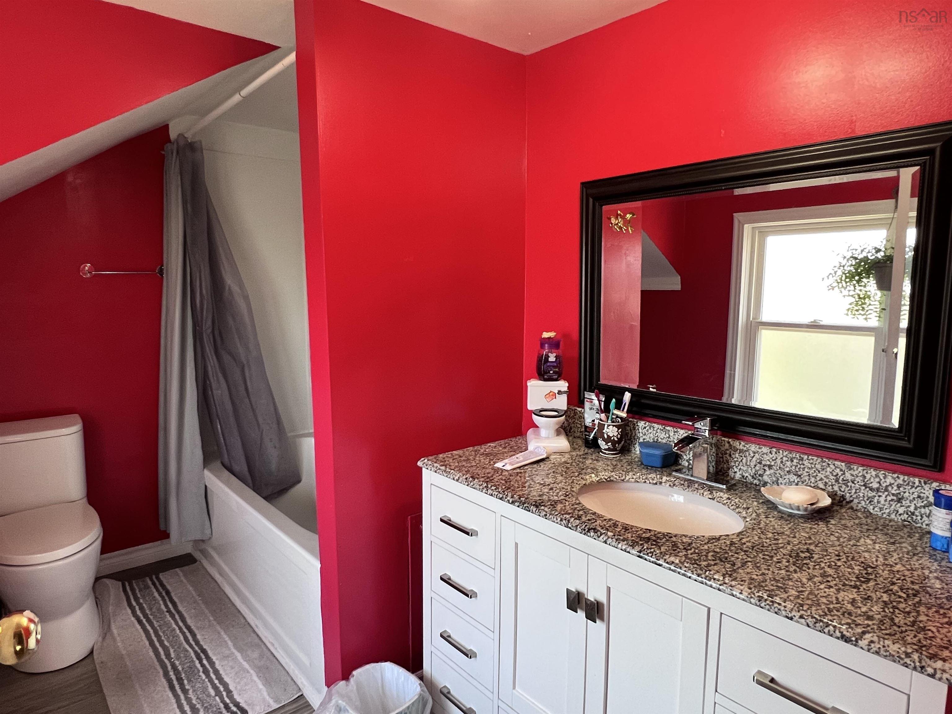$285,000.00: 166 North Foord Street, Stellarton