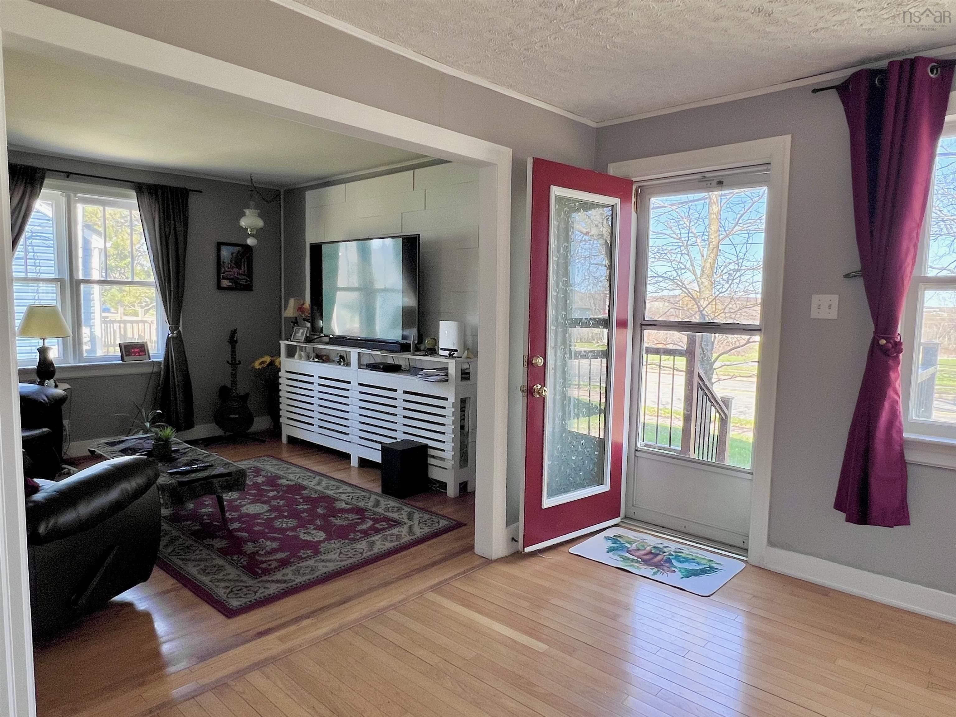 $285,000.00: 166 North Foord Street, Stellarton