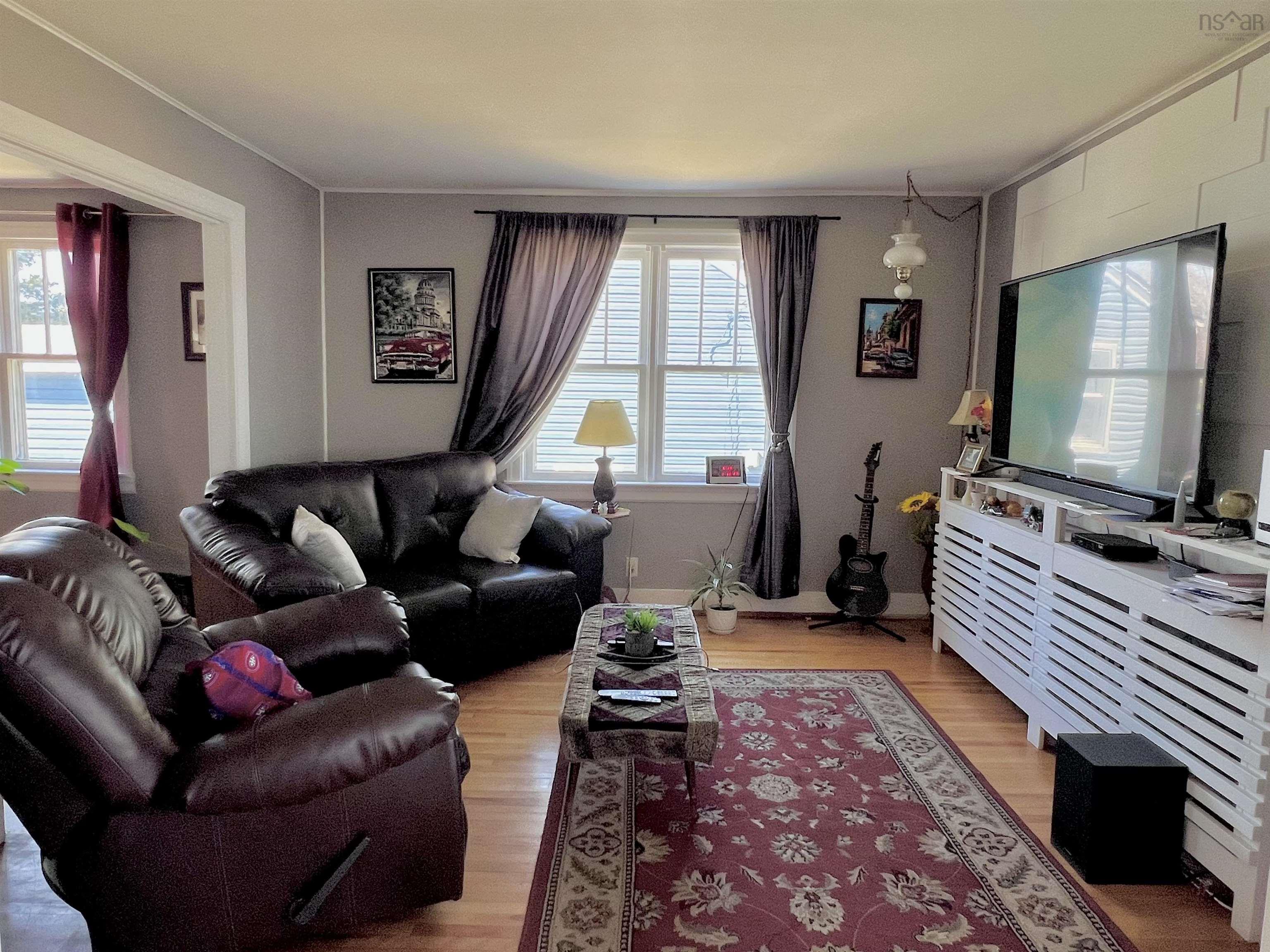 $285,000.00: 166 North Foord Street, Stellarton