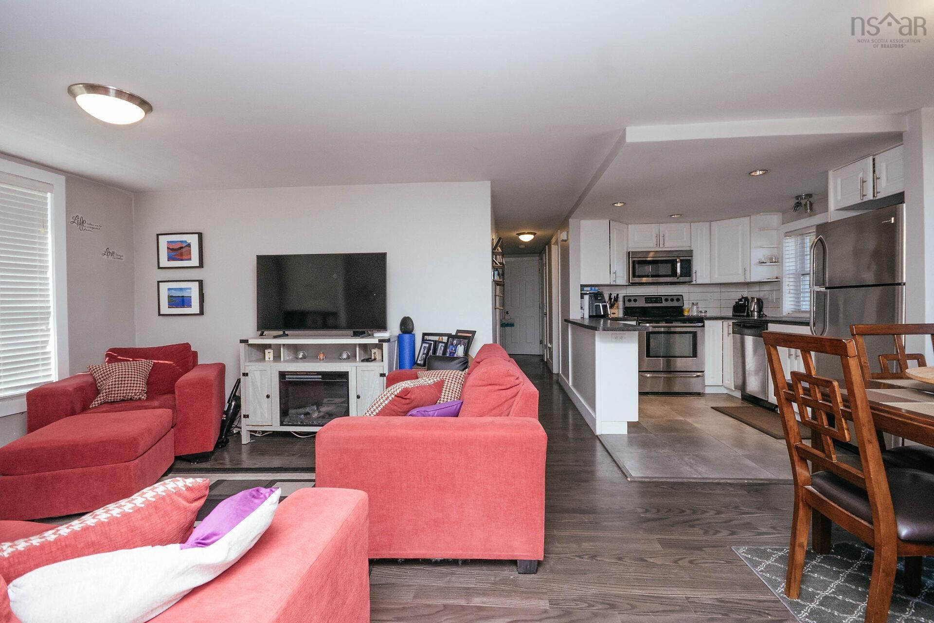 $599,900.00: 19 circle Drive, Halifax