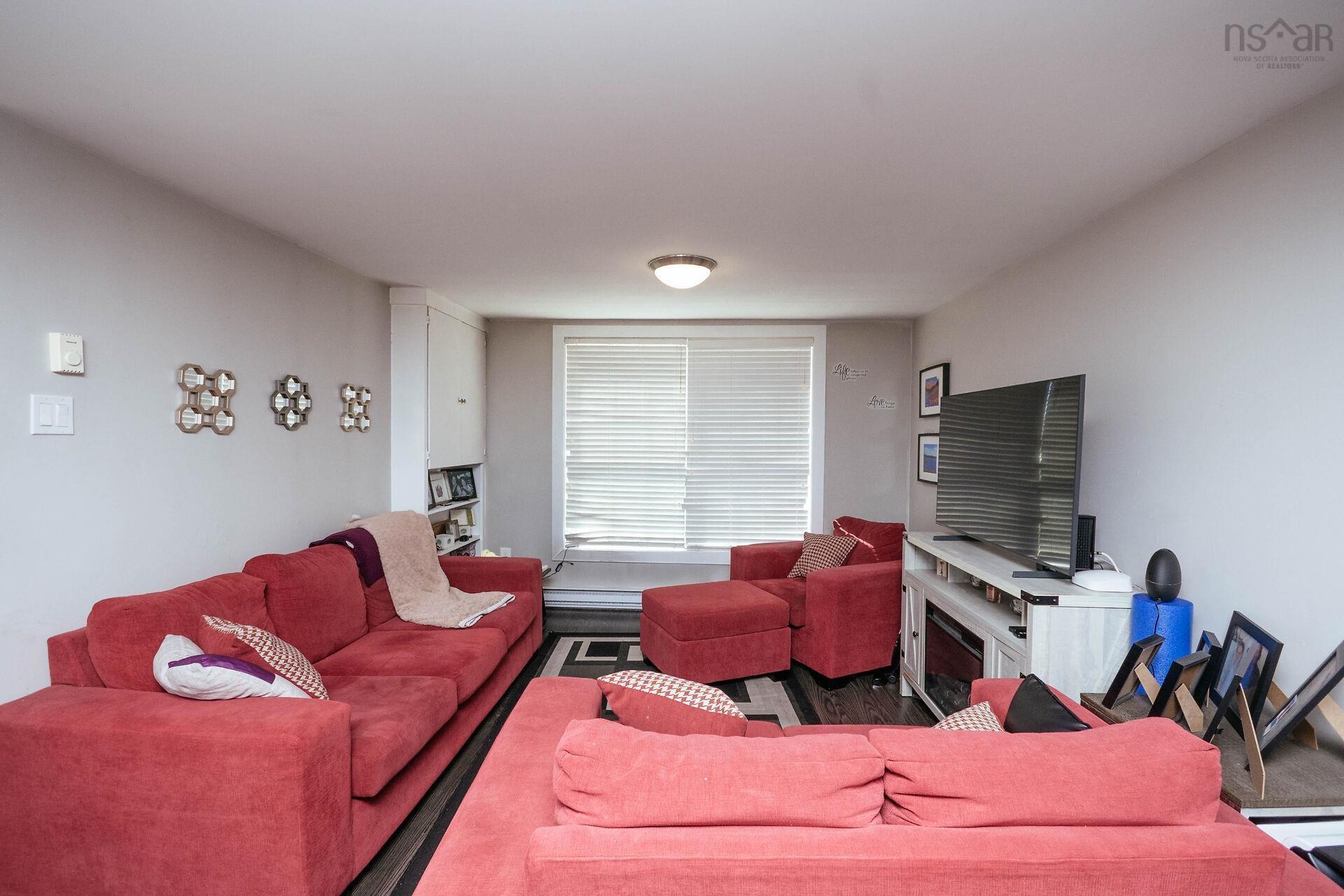 $599,900.00: 19 circle Drive, Halifax