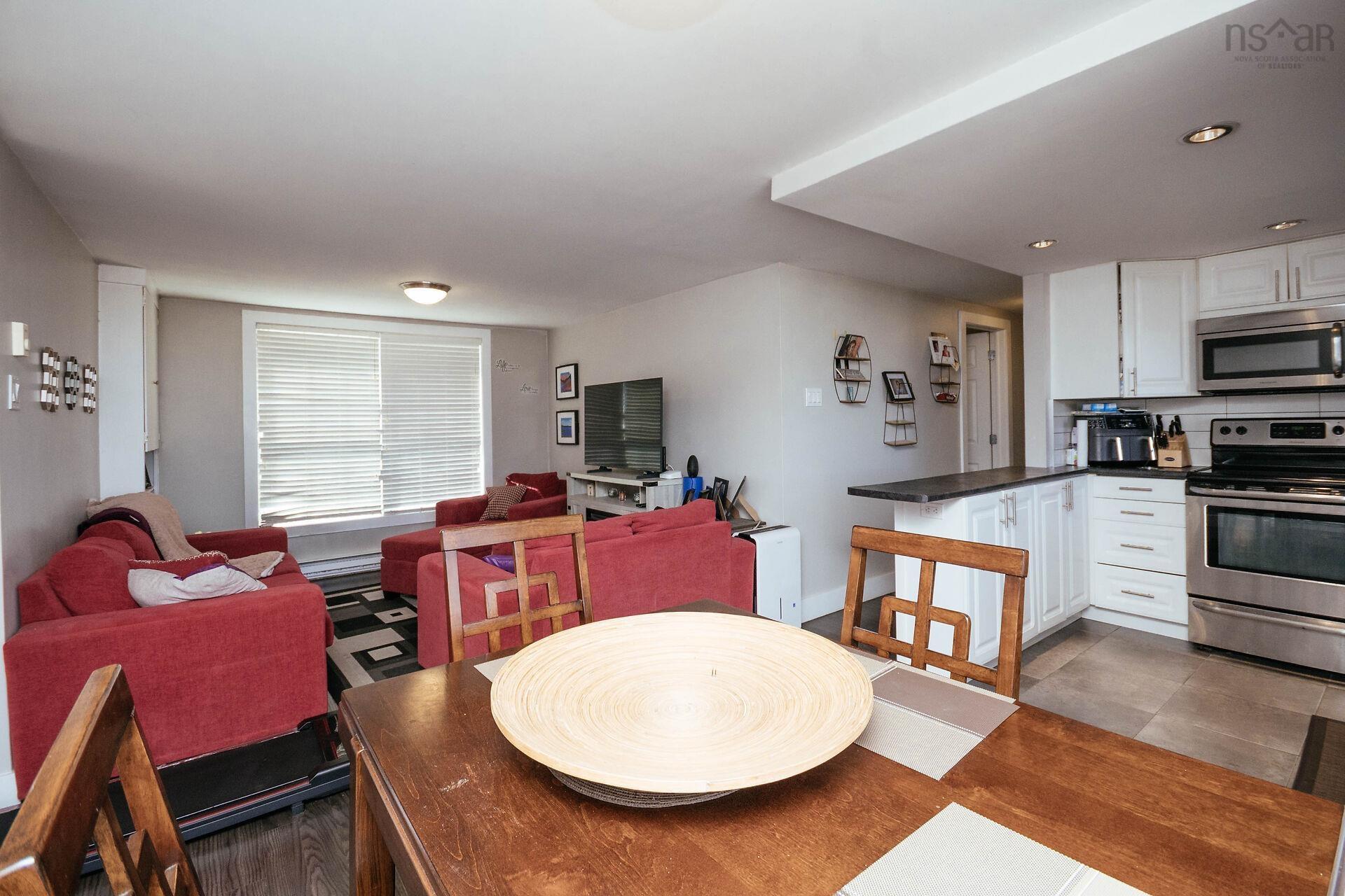 $599,900.00: 19 circle Drive, Halifax