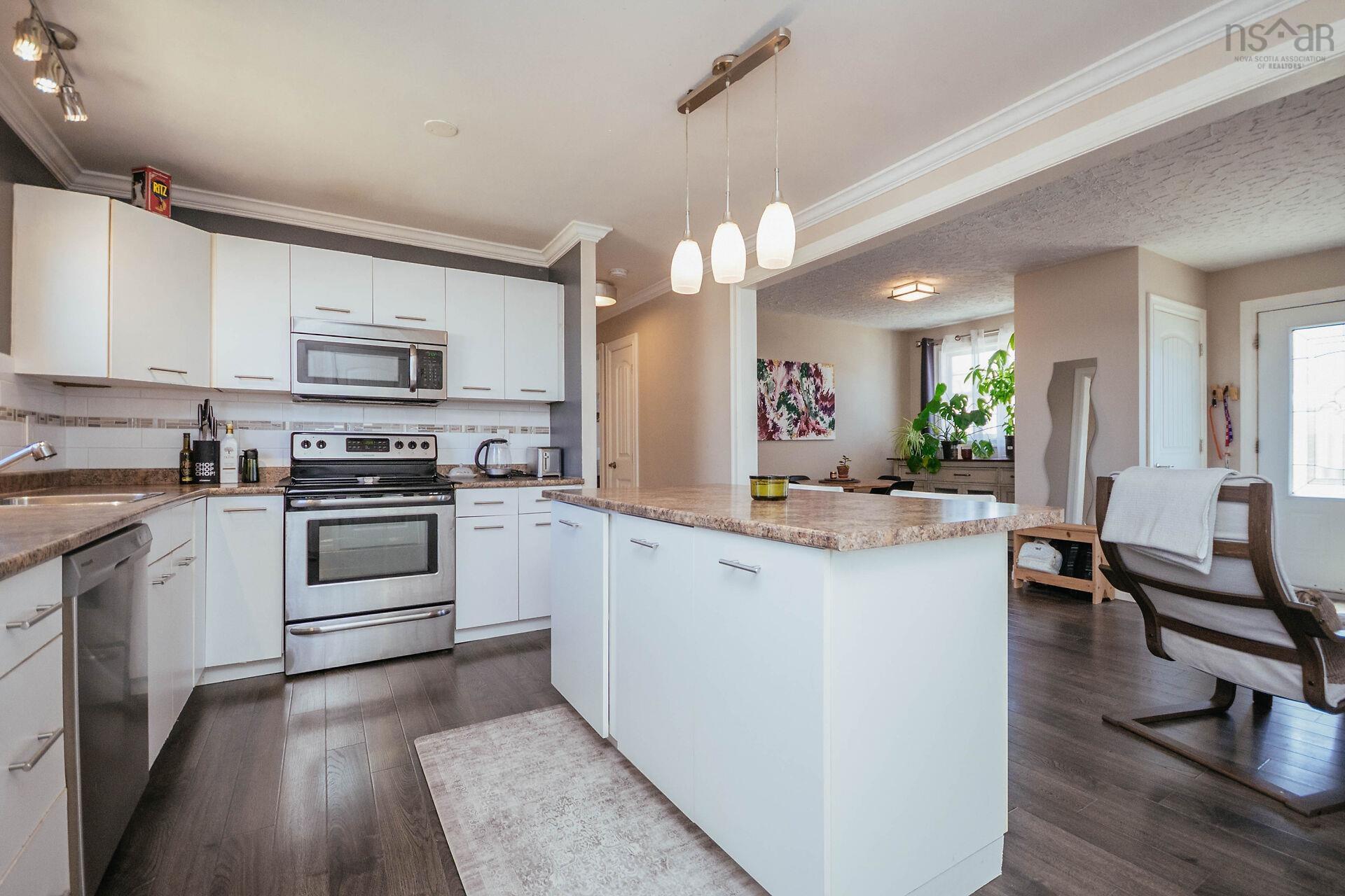 $599,900.00: 19 circle Drive, Halifax