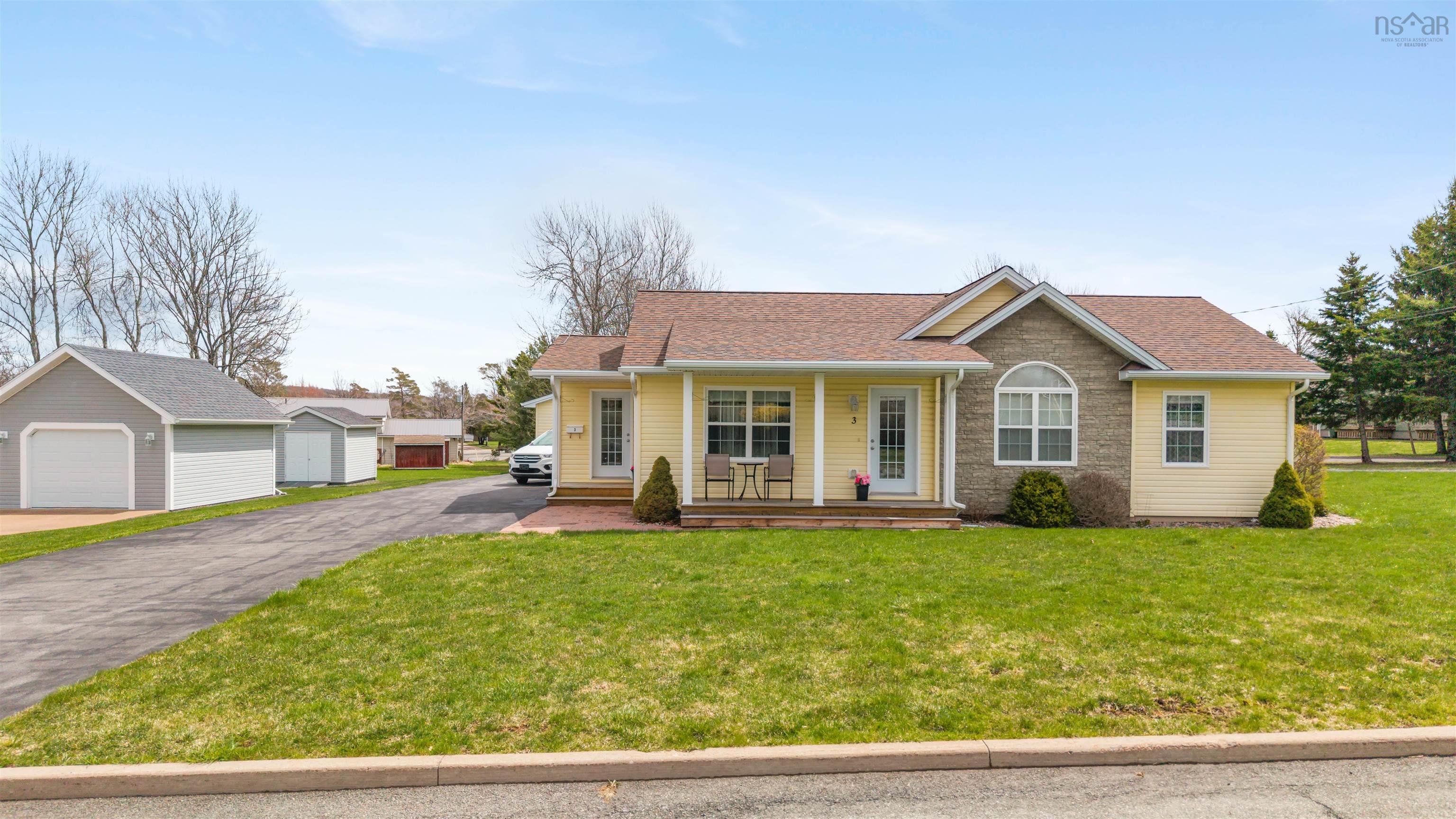 $445,000.00: 3 Chestnut Street, New Glasgow