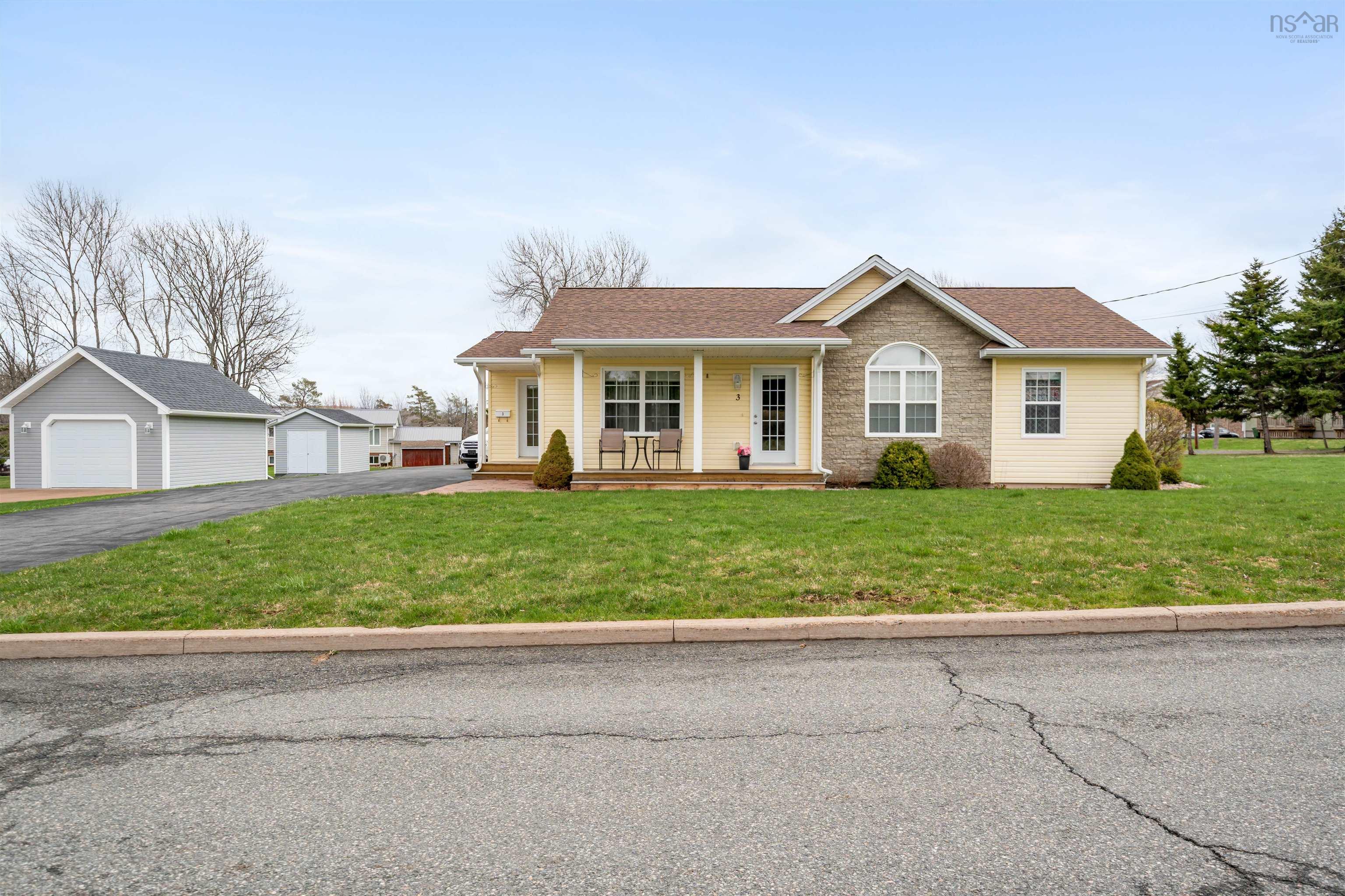 $445,000.00: 3 Chestnut Street, New Glasgow