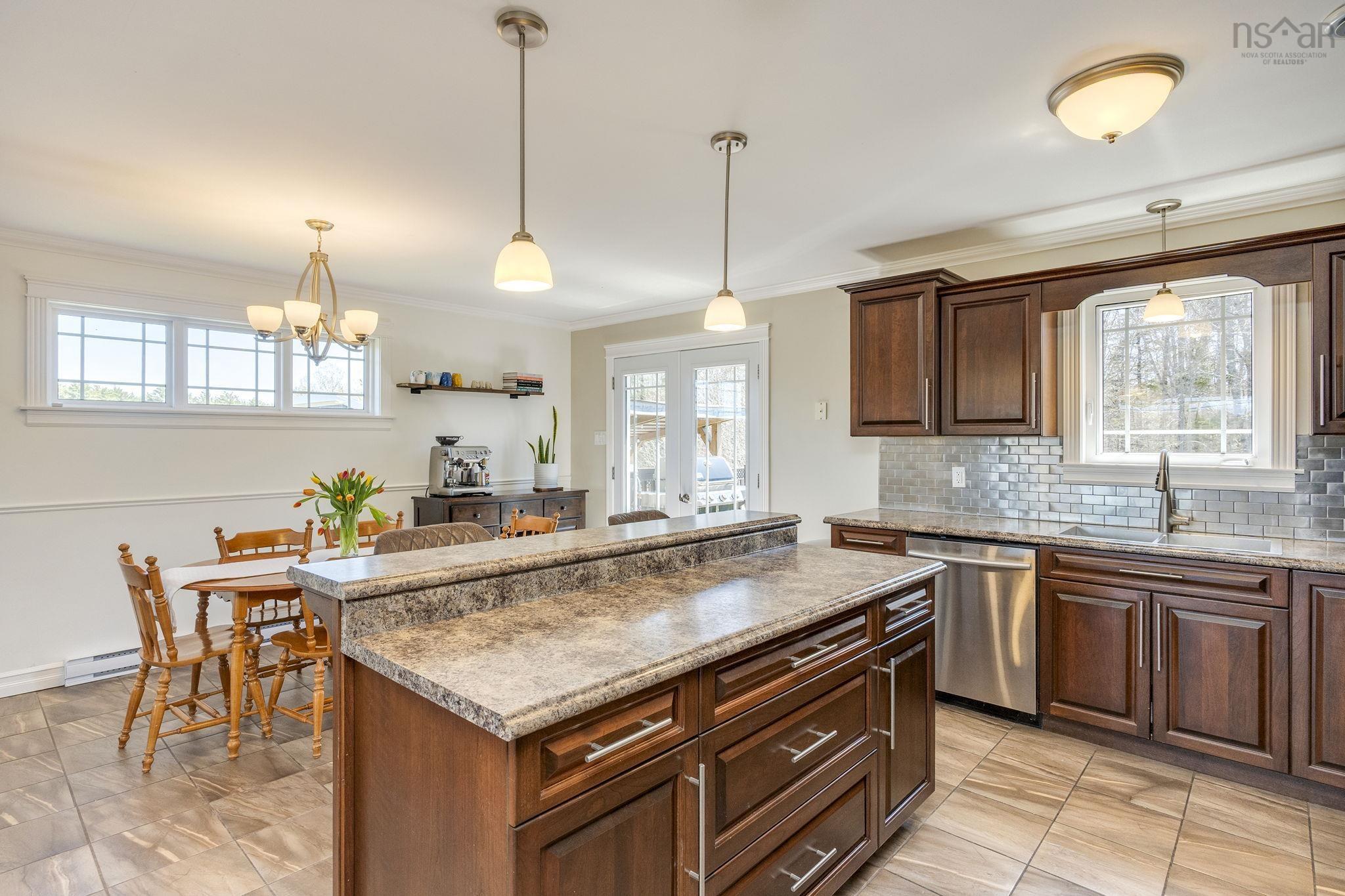 $680,000.00: 240 Rivercrest Lane, Greenwood