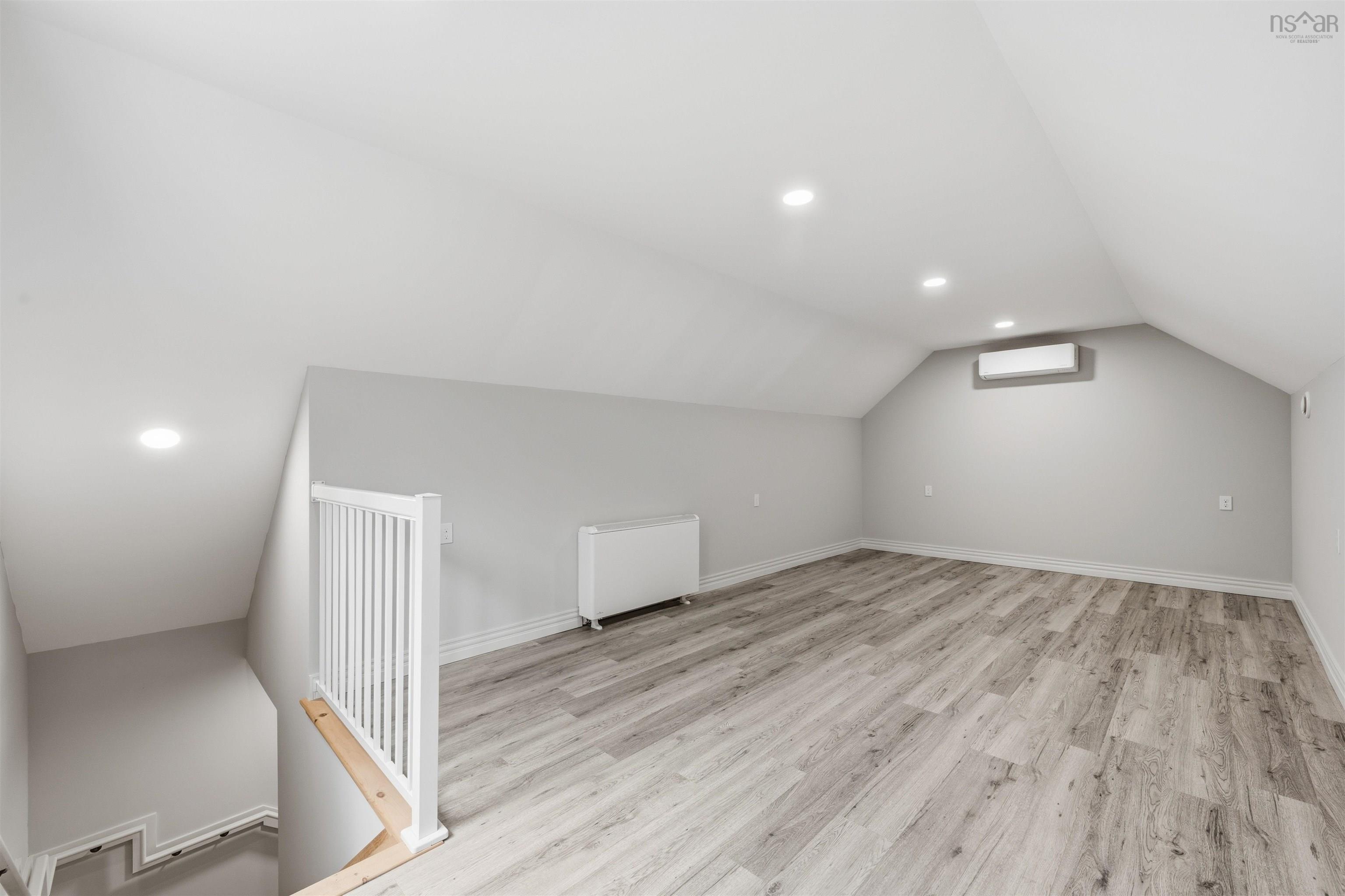 $950,000.00: 55 Chalet Drive, Vaughan